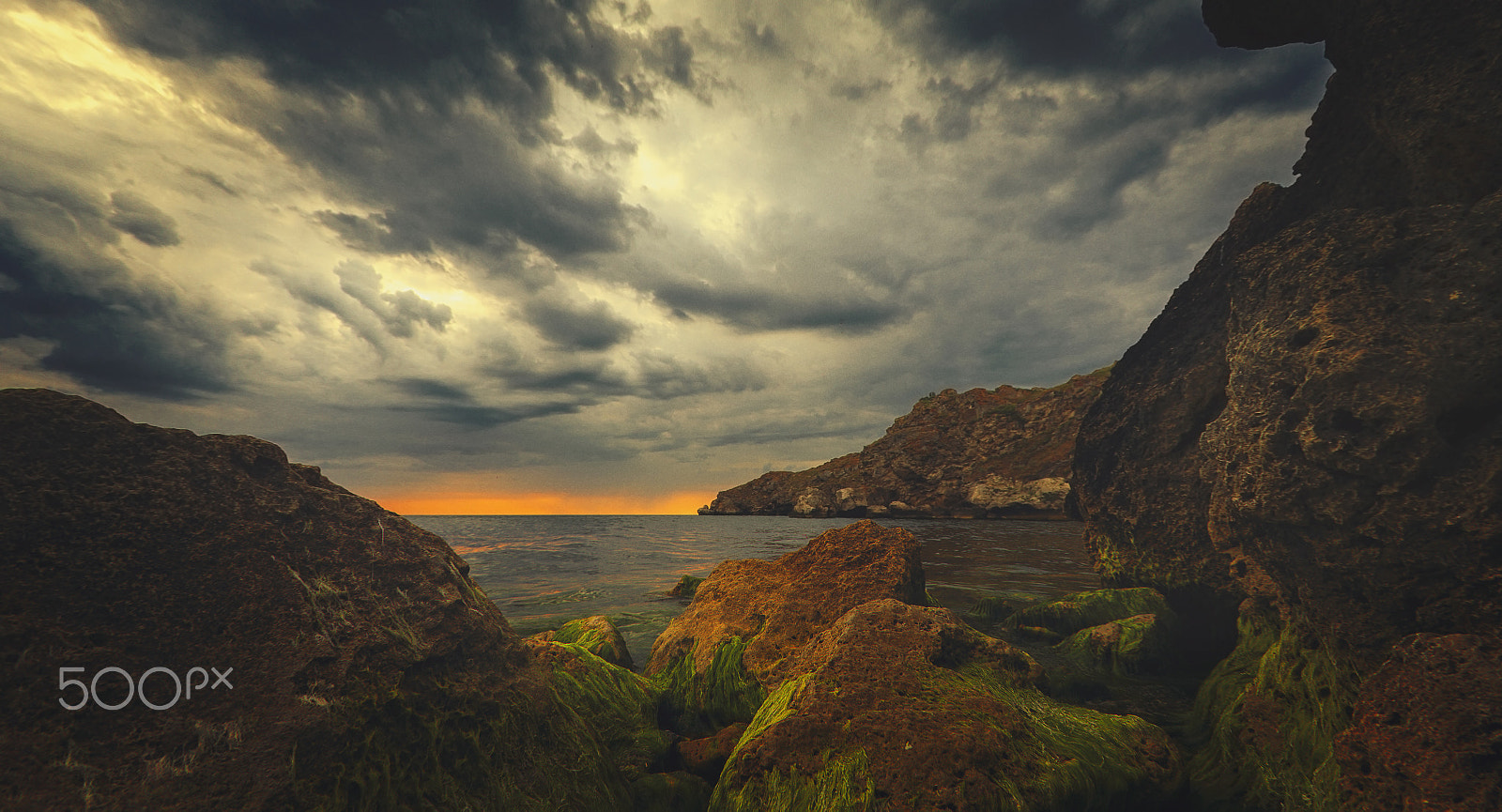 Canon EOS 5D Mark II + Canon EF 15mm F2.8 Fisheye sample photo. Waiting for the storm photography