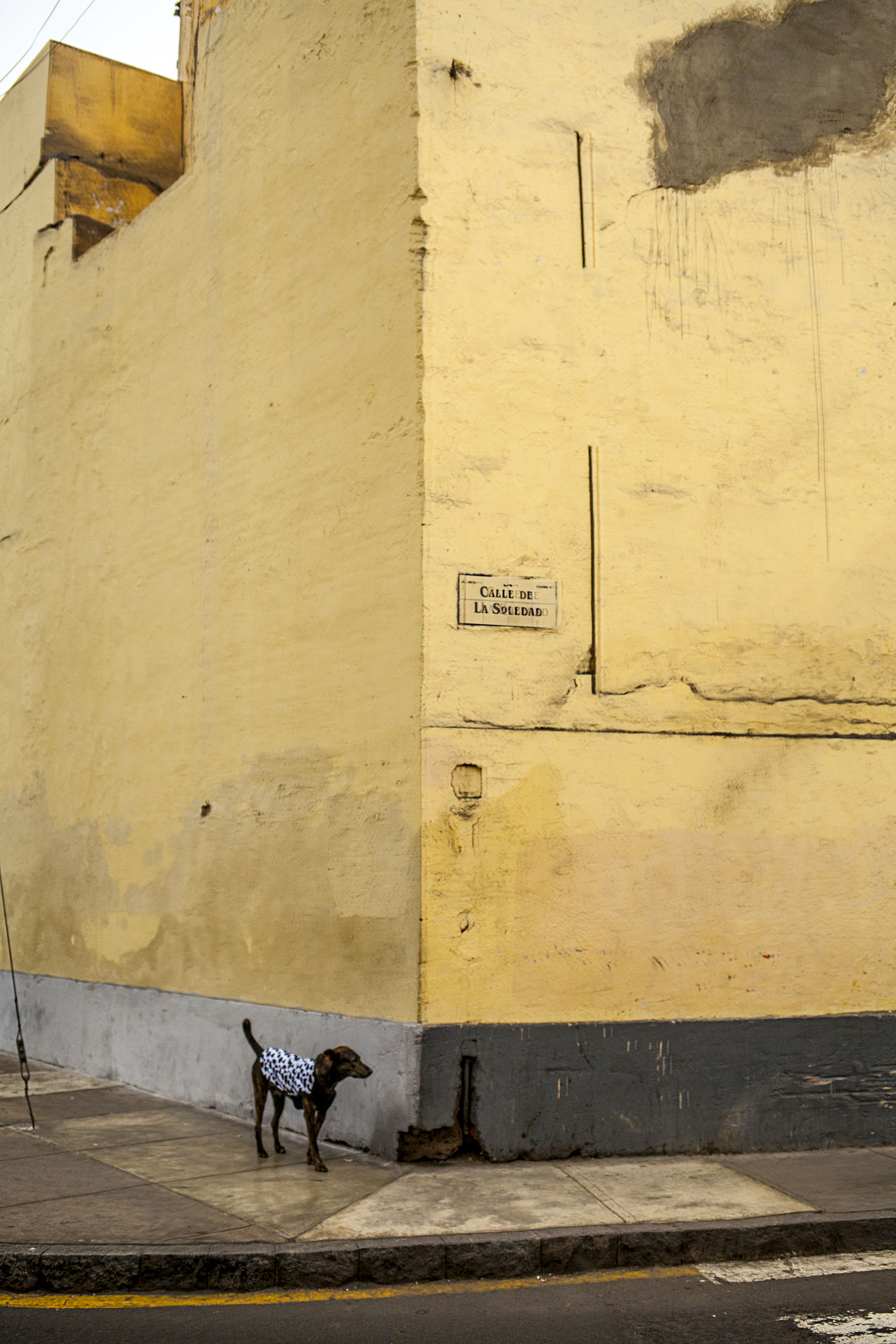 Canon EF 35mm F2 IS USM sample photo. La calle de la soledad photography