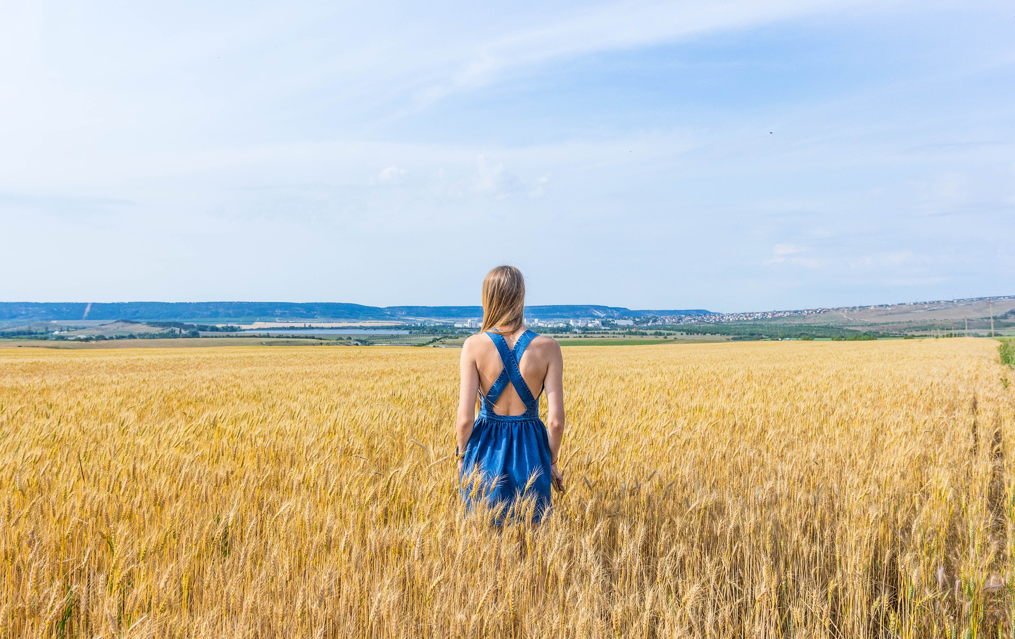 Sigma 18-35mm f/1.8 DC HSM sample photo. Girl and field photography