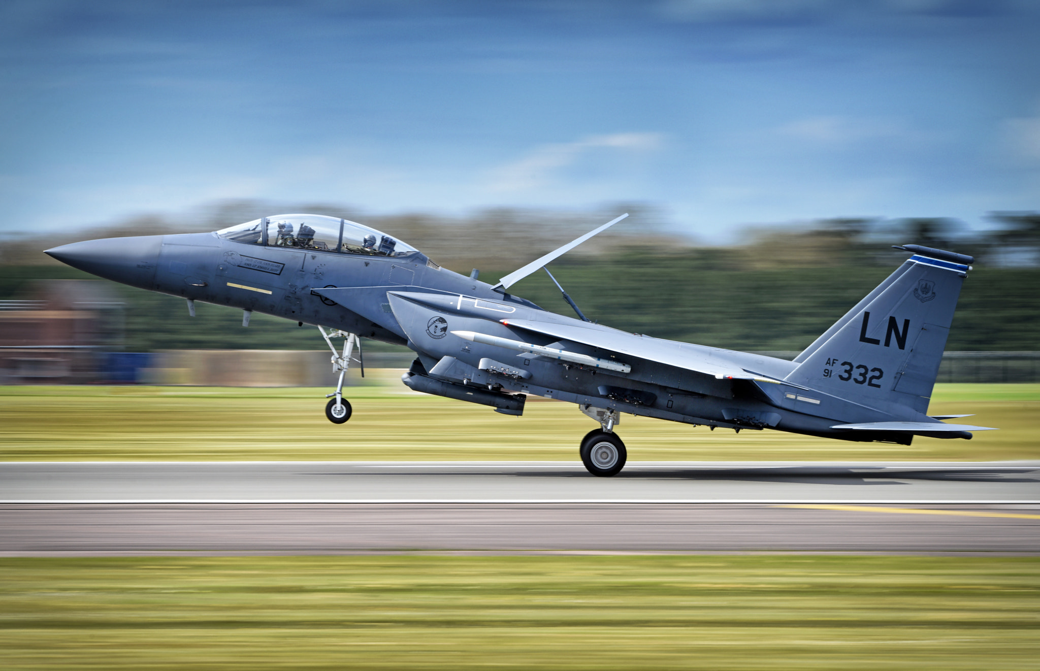 Nikon AF-S Nikkor 300mm F2.8G ED VR II sample photo. F15 landing photography