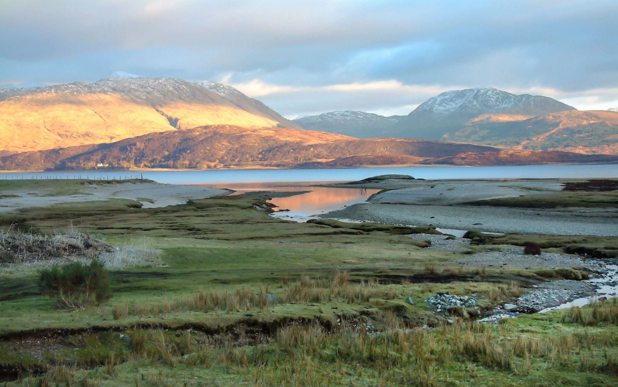 Fujifilm FinePix6900ZOOM sample photo. Loch linnhie, scotland. photography