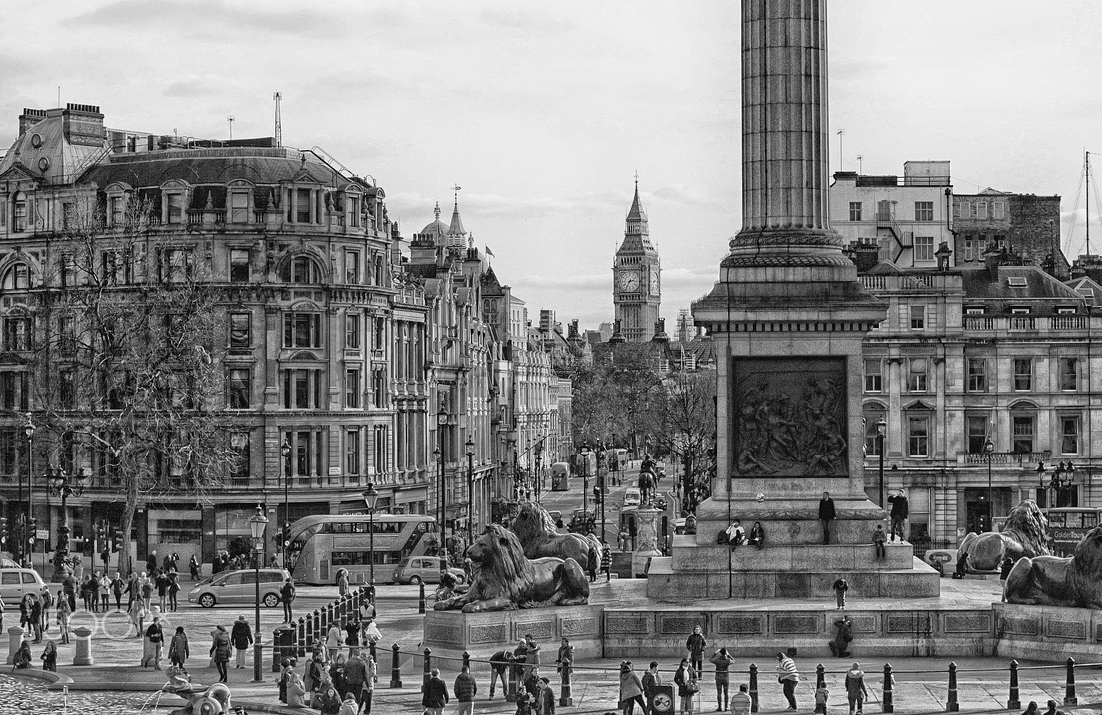 Canon EOS 700D (EOS Rebel T5i / EOS Kiss X7i) + Canon EF 50mm F1.4 USM sample photo. Trafalgar square, london photography