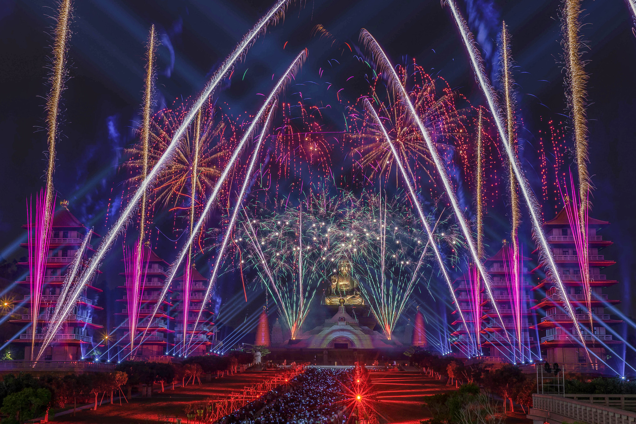 Sony a6000 + Sony FE 28-70mm F3.5-5.6 OSS sample photo. Fo guang shan firework photography