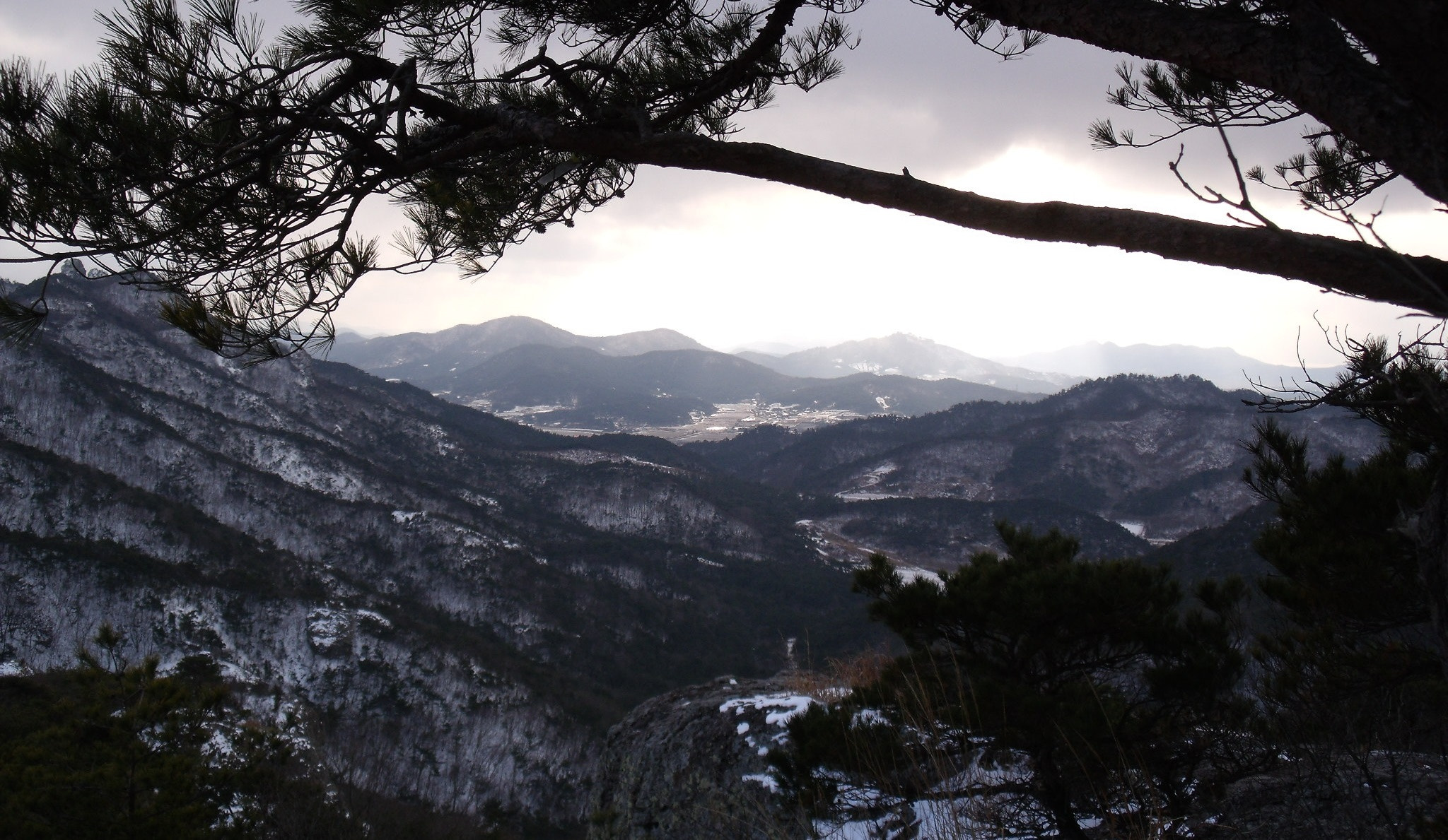Fujifilm FinePix J110W sample photo. Seonun mountain in winter photography