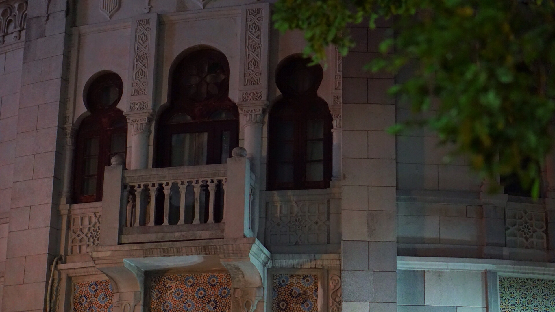 Sony E 50mm F1.8 OSS sample photo. Shanghai temperature is 18 degrees, yesterday evening walk comfortable photography