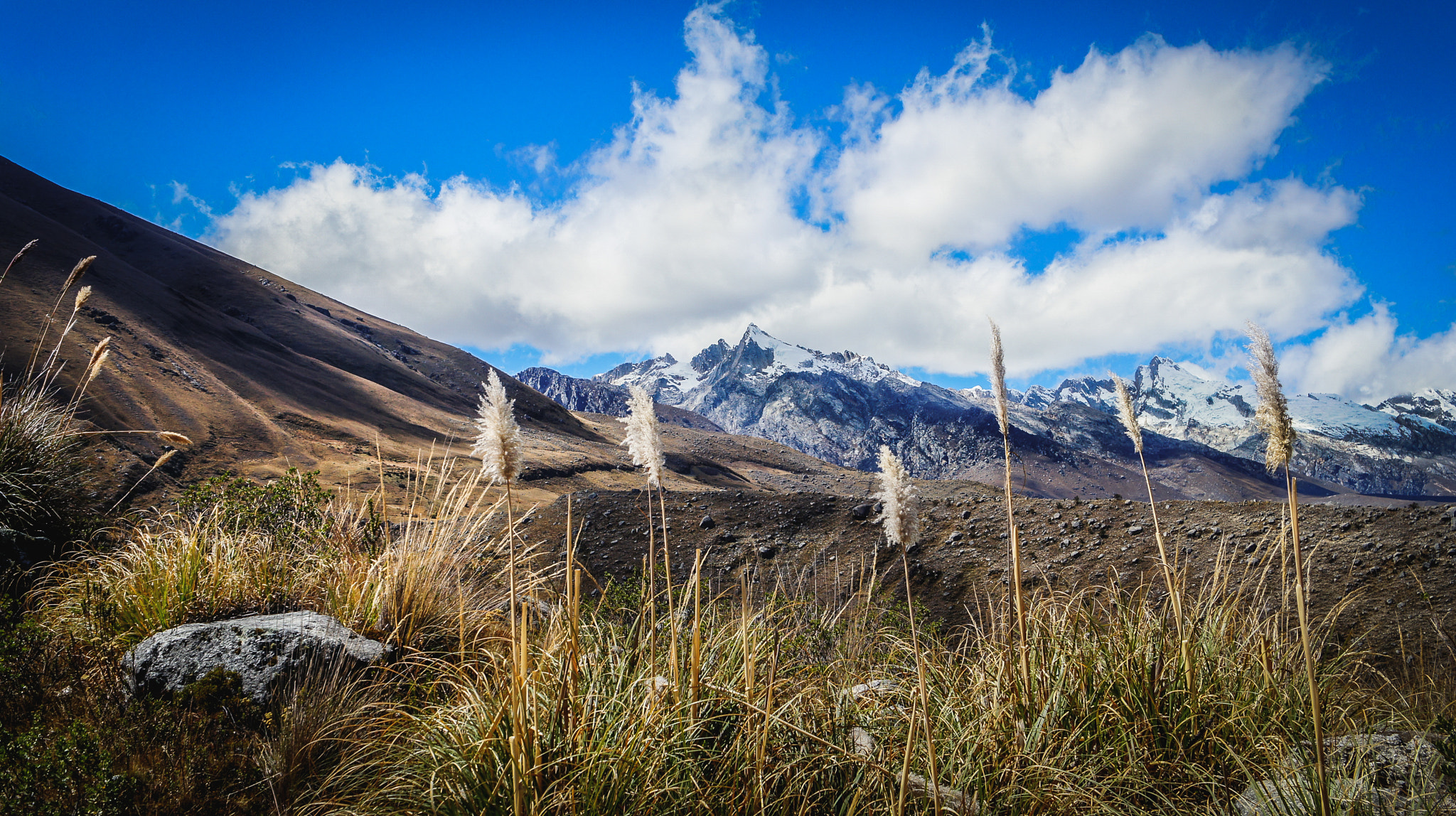 Sony Alpha NEX-C3 sample photo. Views of huaraz photography