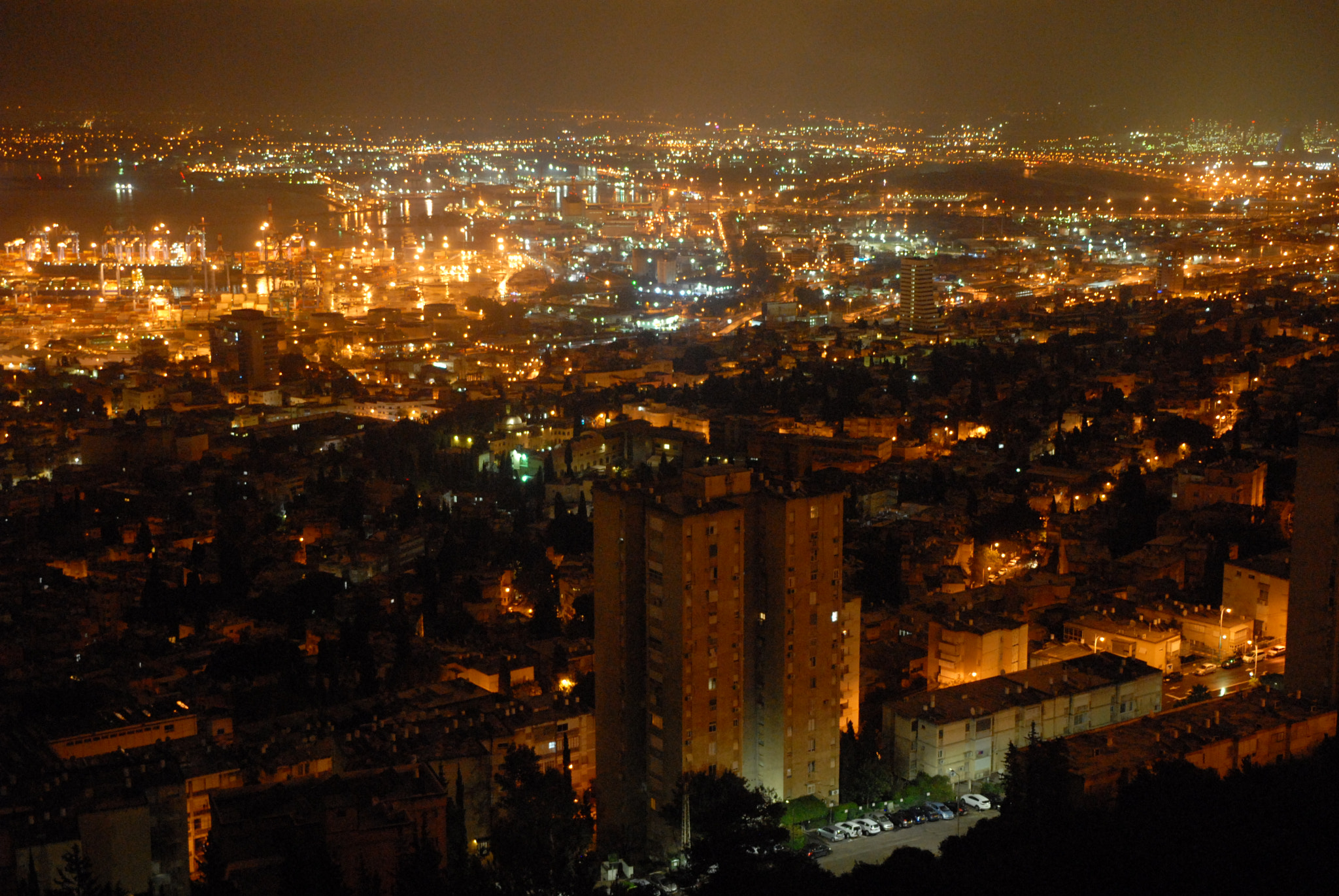 Nikon D200 + Sigma 18-35mm F1.8 DC HSM Art sample photo. Haifa_night~15.02.2017 photography