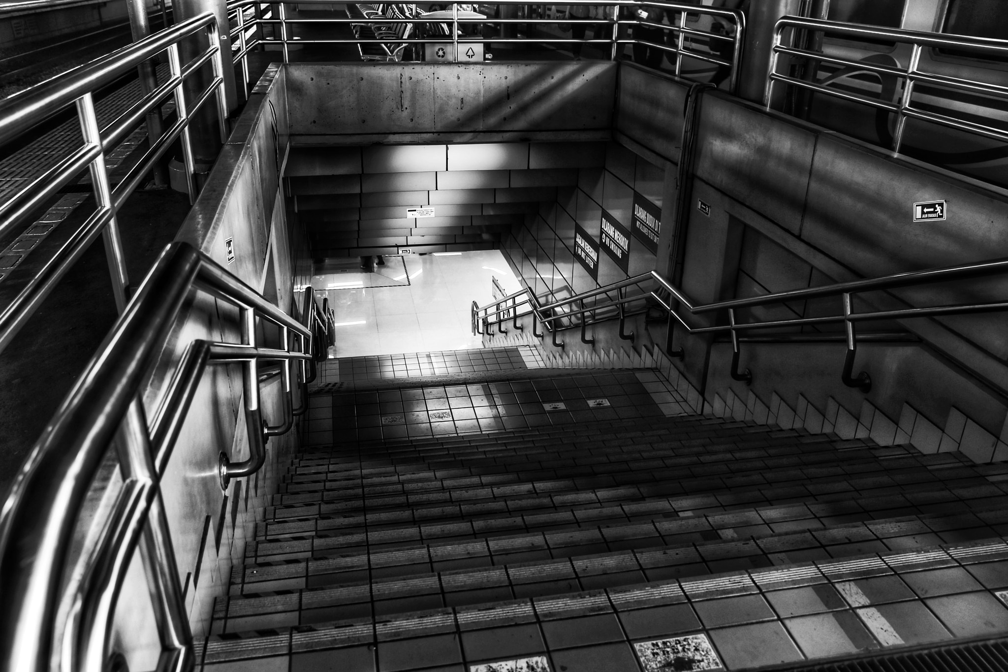Canon EF 24-70mm F2.8L II USM sample photo. Platform stairs photography