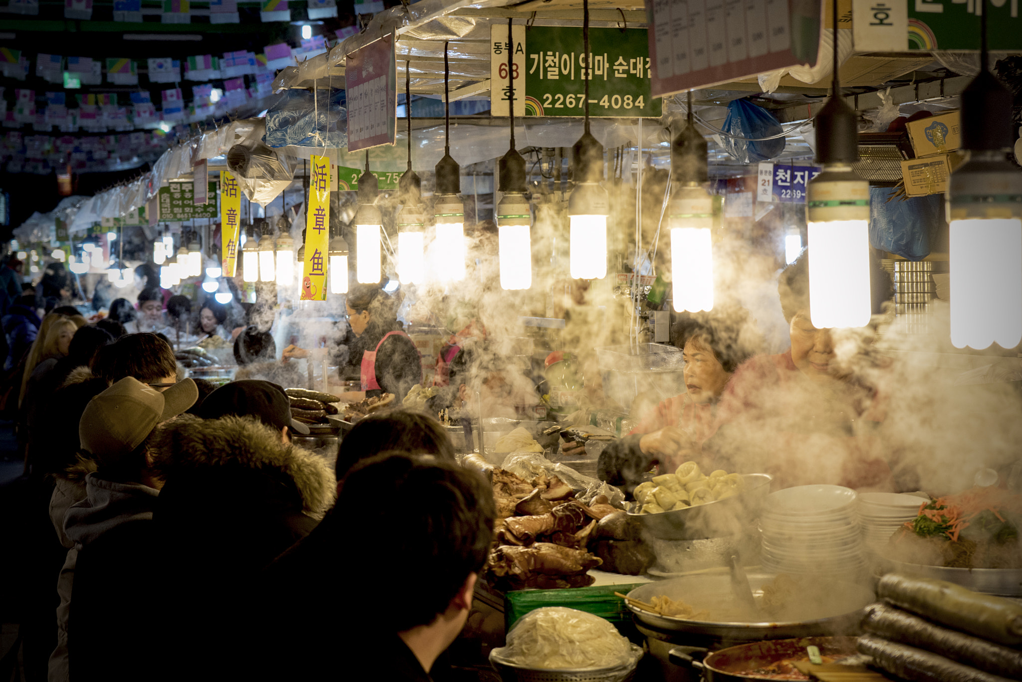 Sony a7R + Sony FE 28-70mm F3.5-5.6 OSS sample photo. Gwangjang market at seoul photography