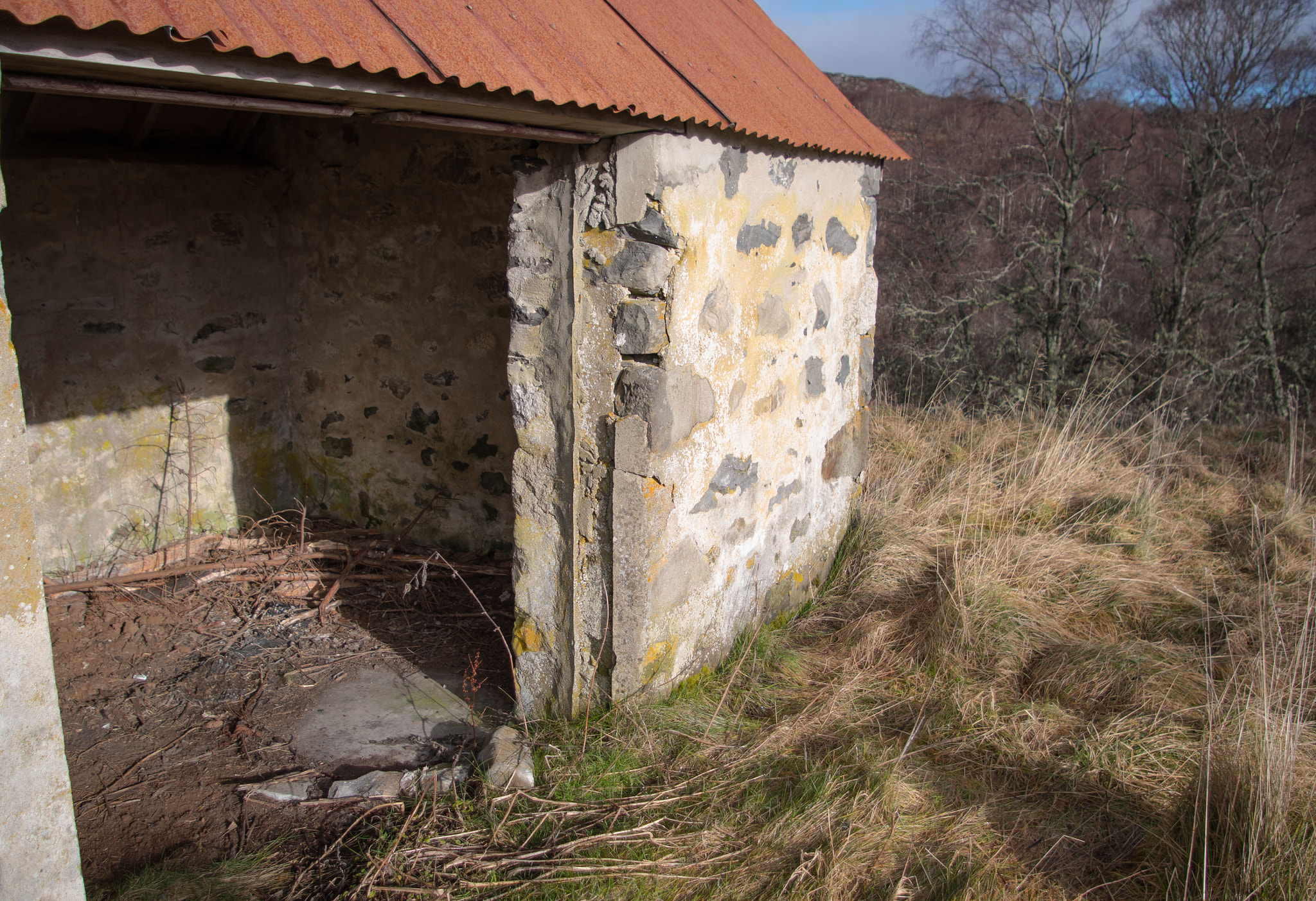 Pentax smc DA 18-55mm F3.5-5.6 AL sample photo. Outhouse photography