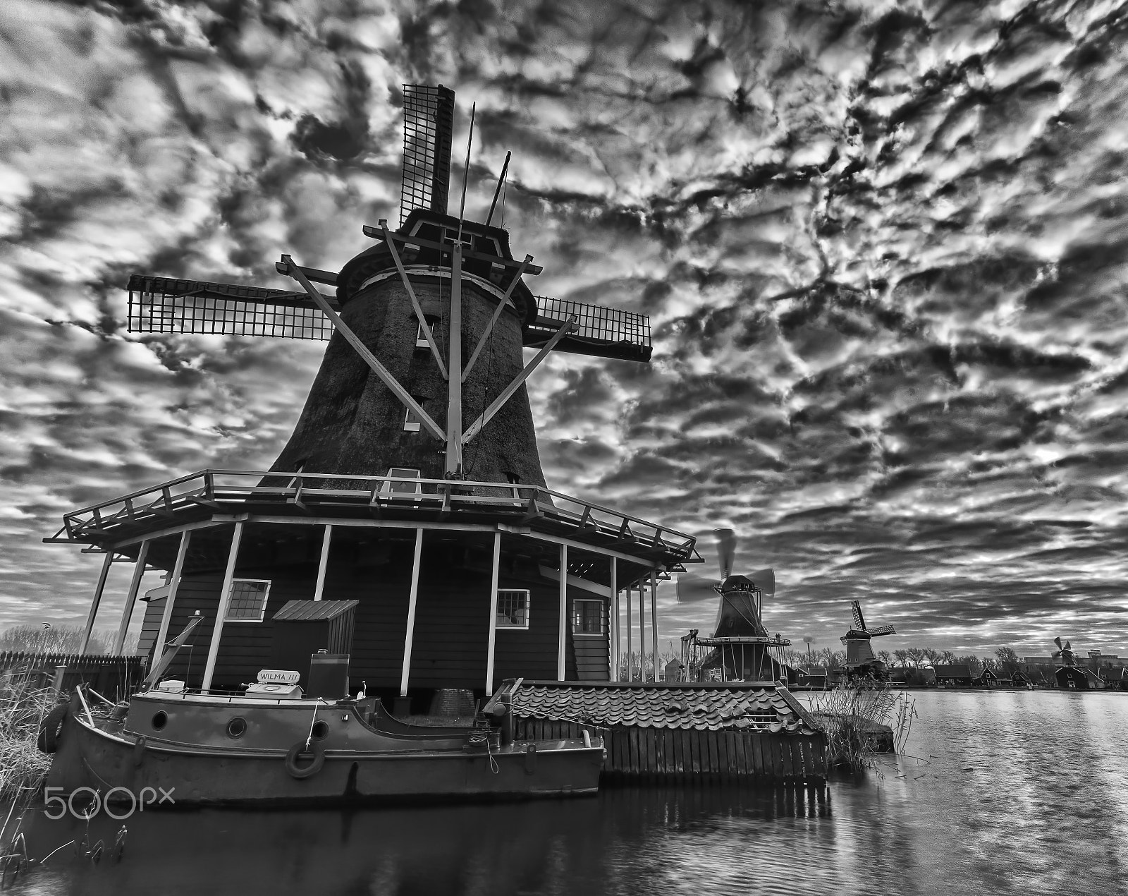 Canon EOS 5DS + Canon EF 17-40mm F4L USM sample photo. Windmills from holland photography