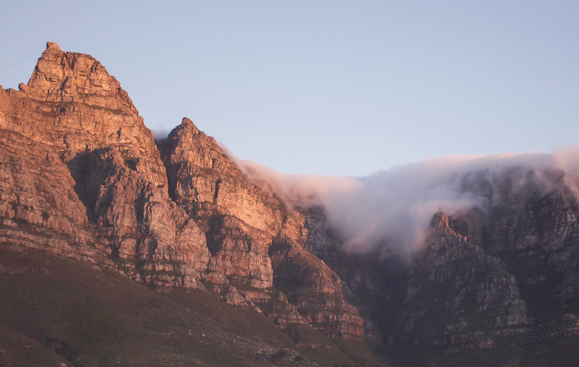 Canon EOS 700D (EOS Rebel T5i / EOS Kiss X7i) + Canon EF 40mm F2.8 STM sample photo. Cape town sunset photography