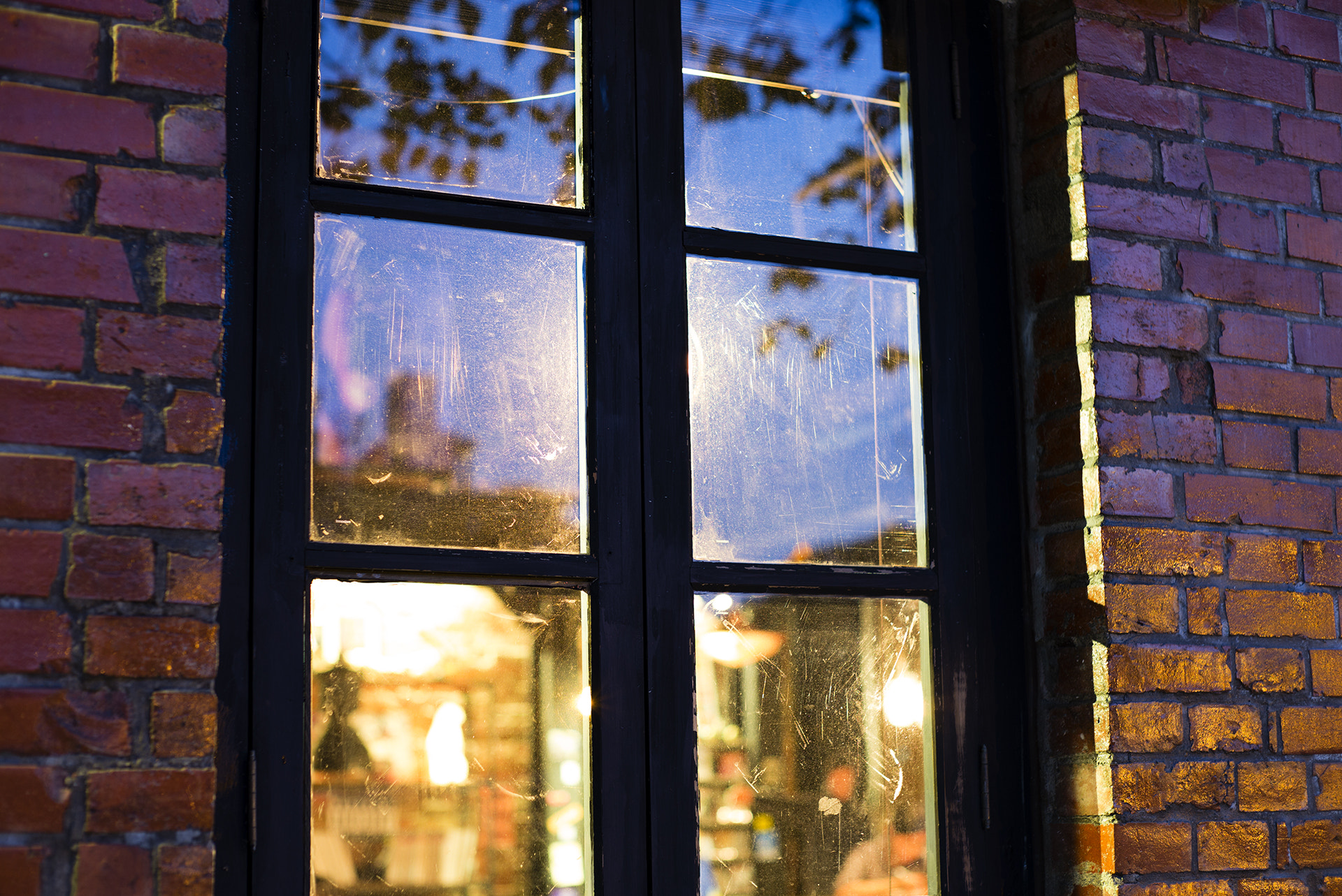 Leica Noctilux-M 50mm F0.95 ASPH sample photo. Off the wall photography