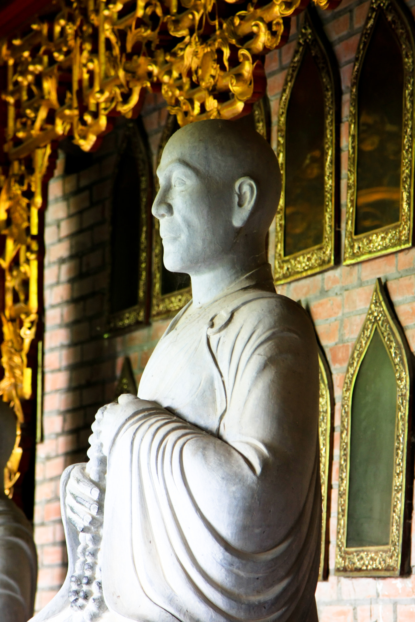 Canon EOS 40D + Canon EF 24-105mm F4L IS USM sample photo. Buddhism statue photography