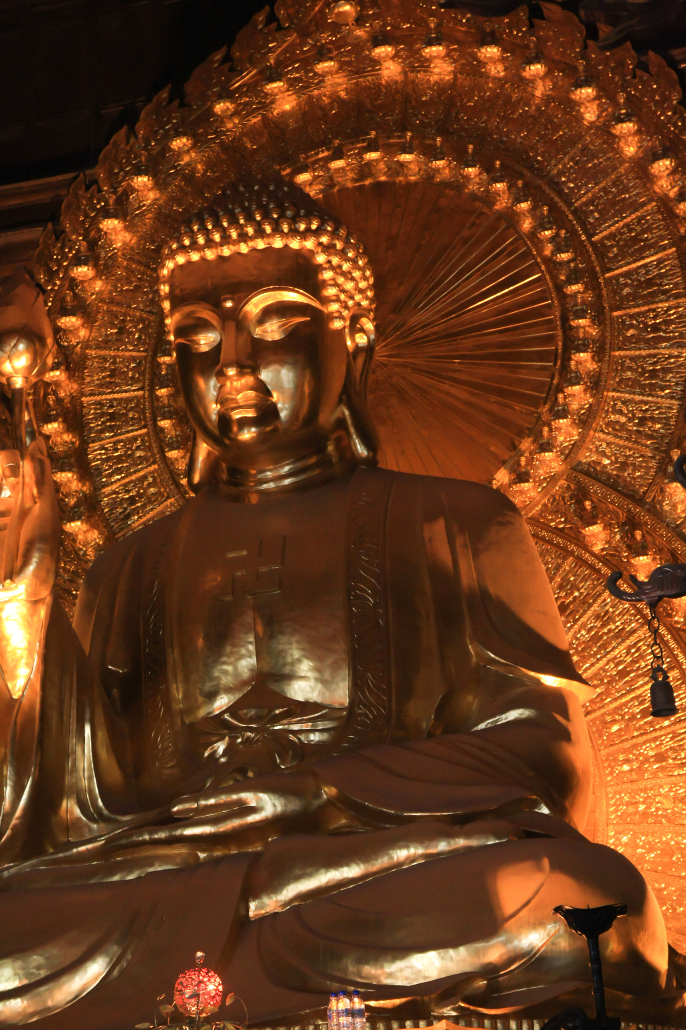 Canon EOS 40D + Canon EF 24-105mm F4L IS USM sample photo. Buddhism statue photography
