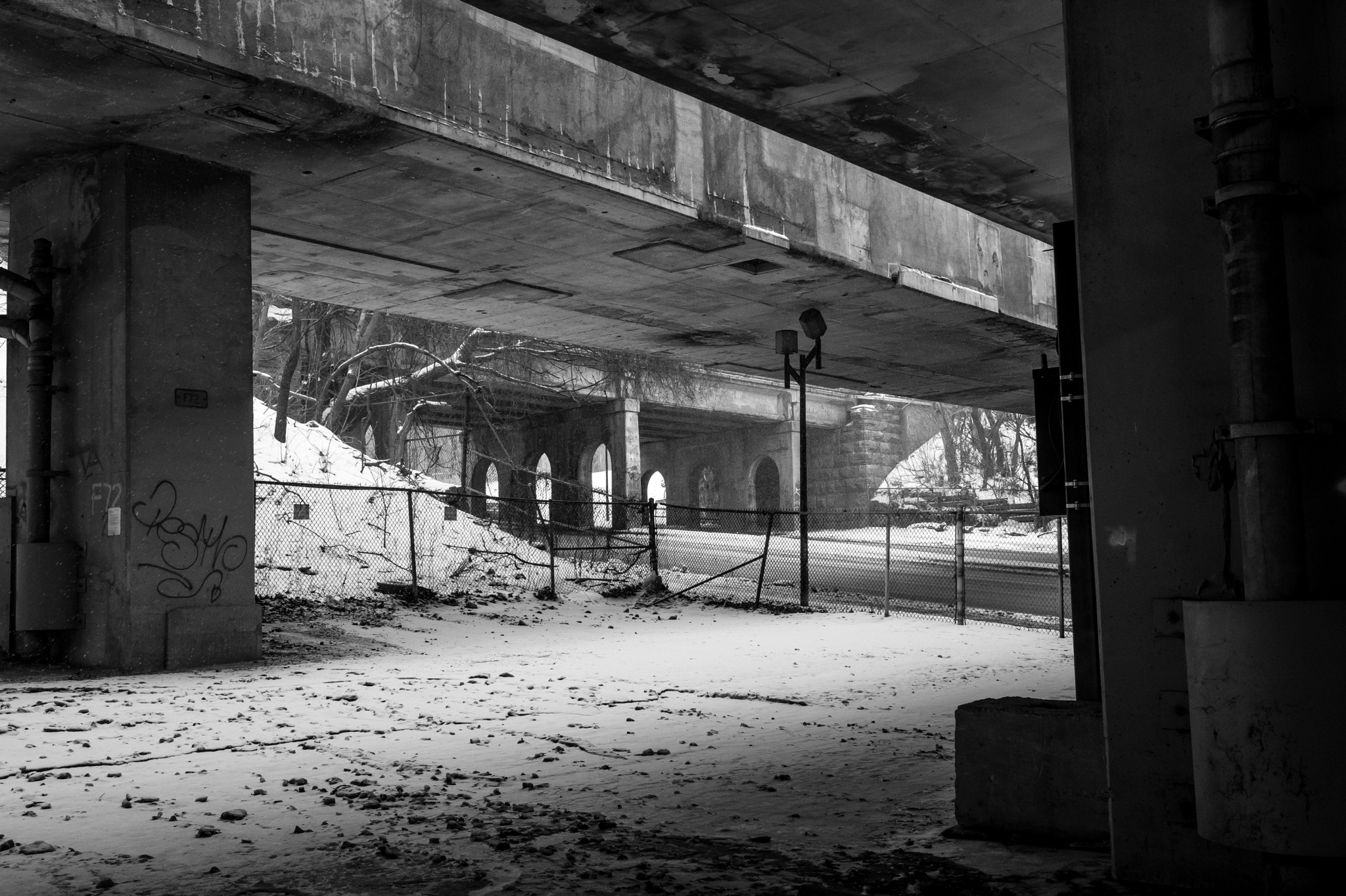 Fujifilm X-T2 + Fujifilm XF 23mm F1.4 R sample photo. Under the bridge photography