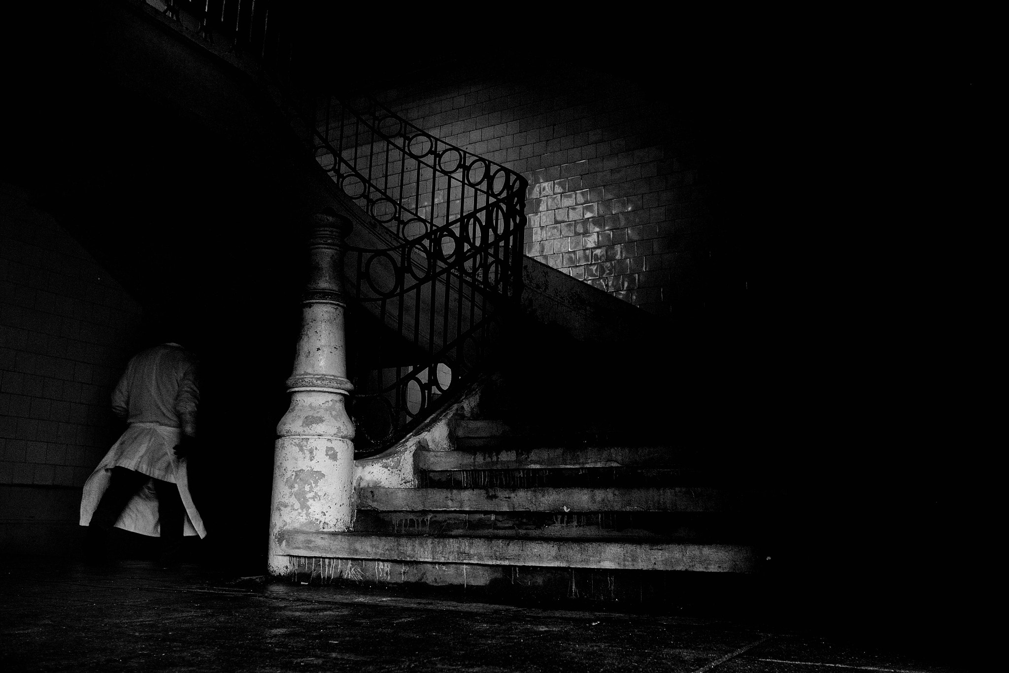 Olympus OM-D E-M5 + Panasonic Lumix G 14mm F2.5 ASPH sample photo. Stairs photography