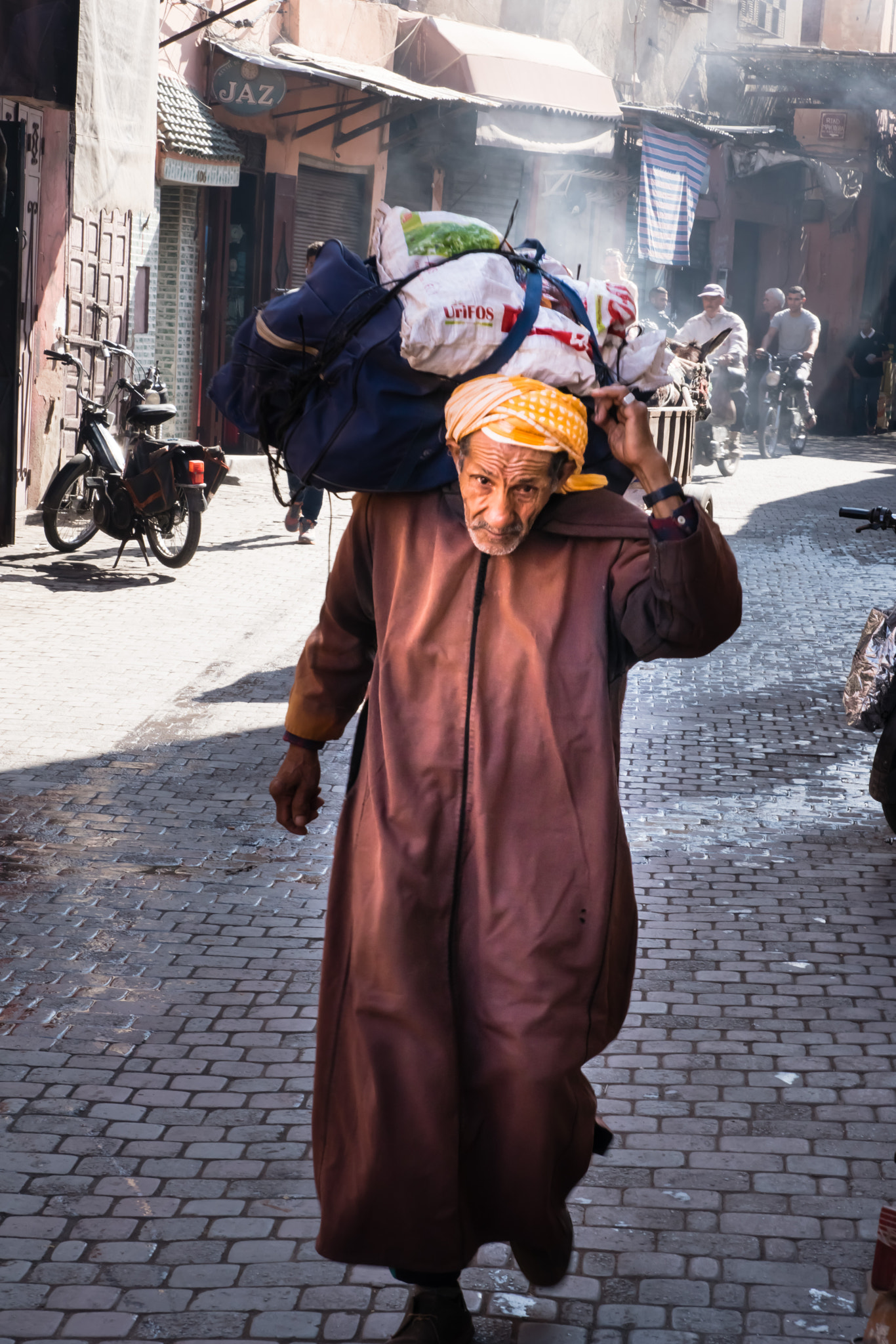Sony ILCA-77M2 sample photo. I am coming! photography
