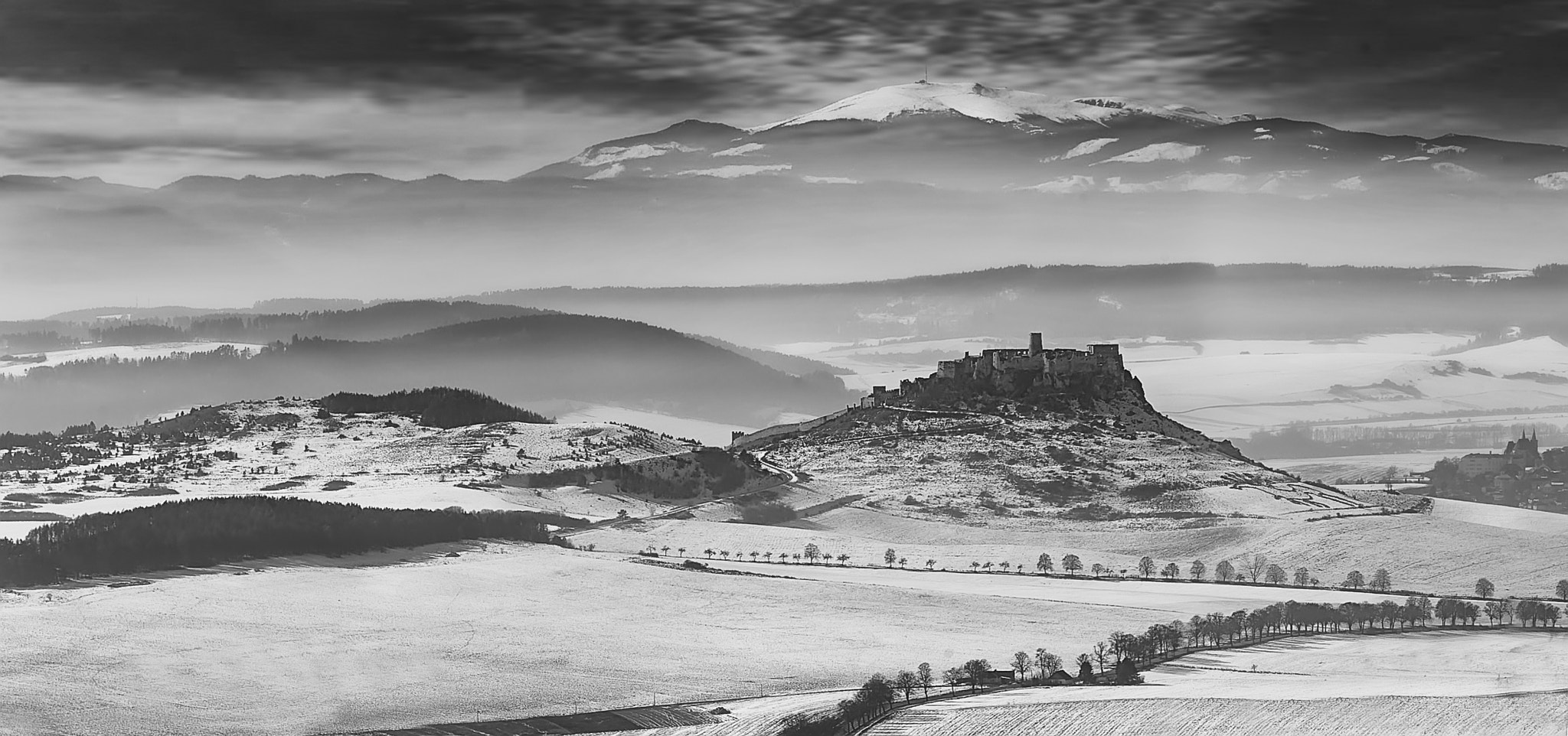 Canon EF 70-200mm F4L IS USM sample photo. Spis" castle photography