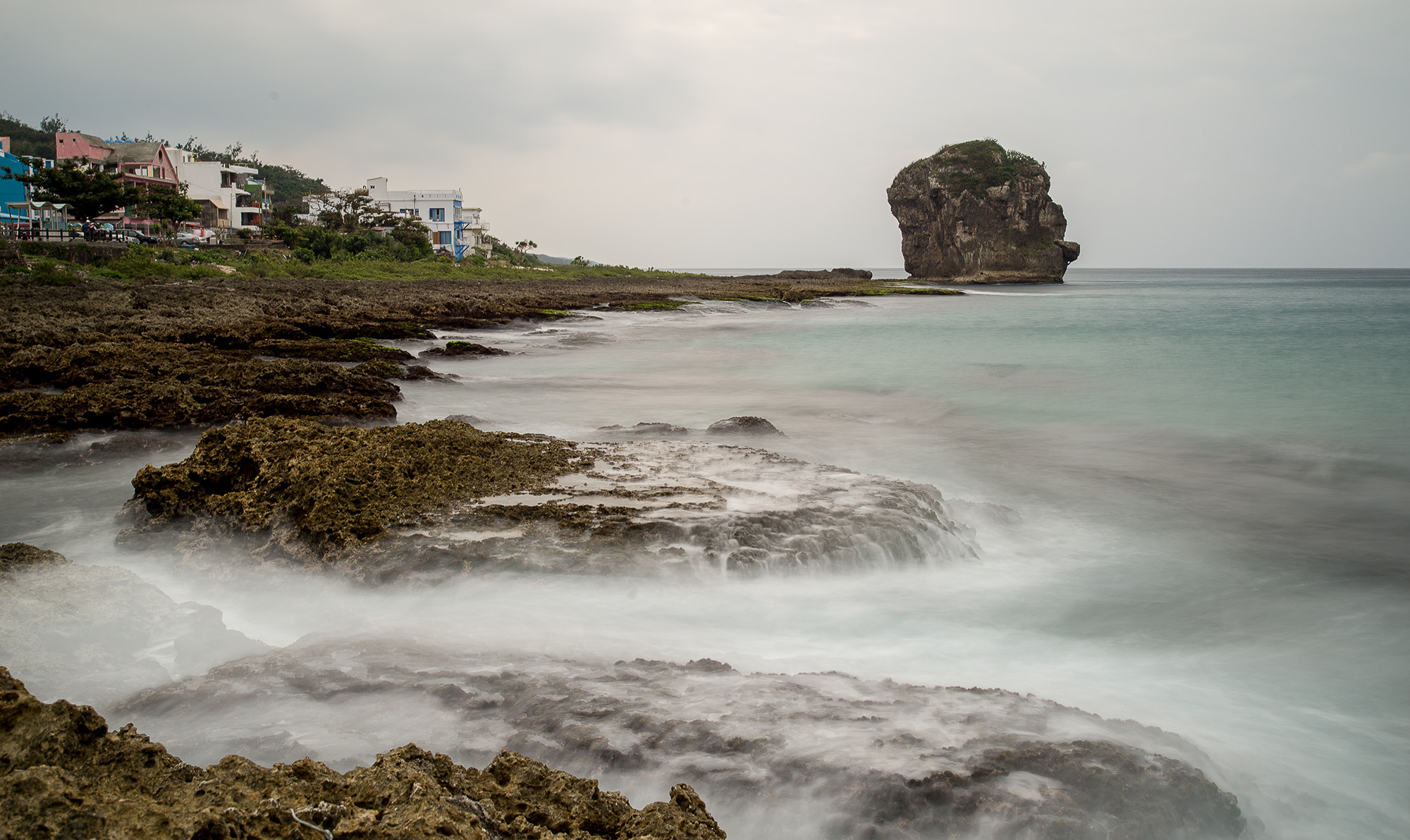 Nikon AF-S Nikkor 18-35mm F3.5-4.5G ED sample photo. Roaring sea photography