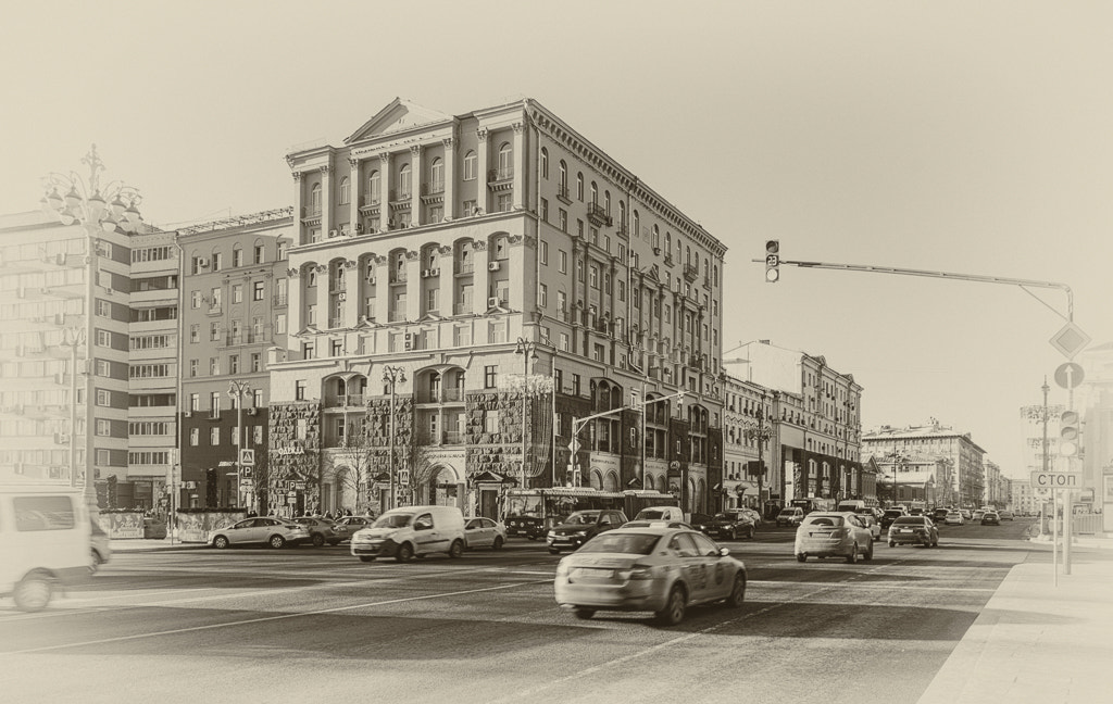 Sony DT 18-200mm F3.5-6.3 sample photo. Old new moscow photography