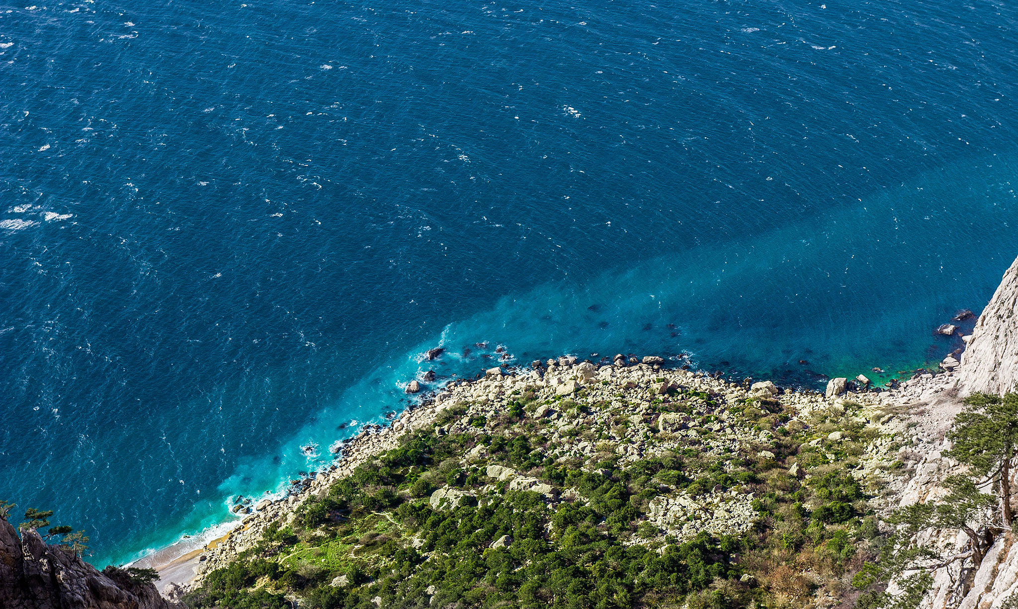 Canon EOS 600D (Rebel EOS T3i / EOS Kiss X5) + Sigma 18-35mm f/1.8 DC HSM sample photo. Cape aya, the lost world, crimea photography