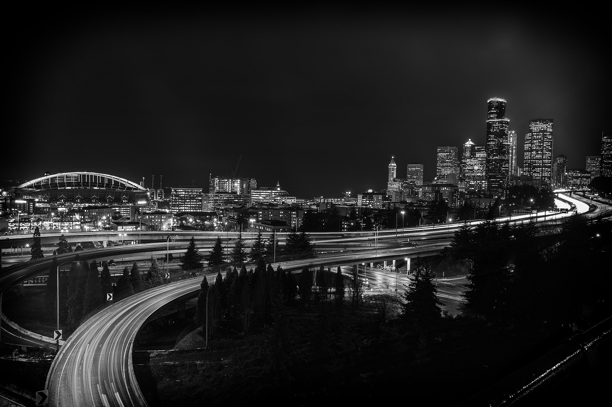 Nikon AF-S Nikkor 17-35mm F2.8D ED-IF sample photo. Seattle skyline photography