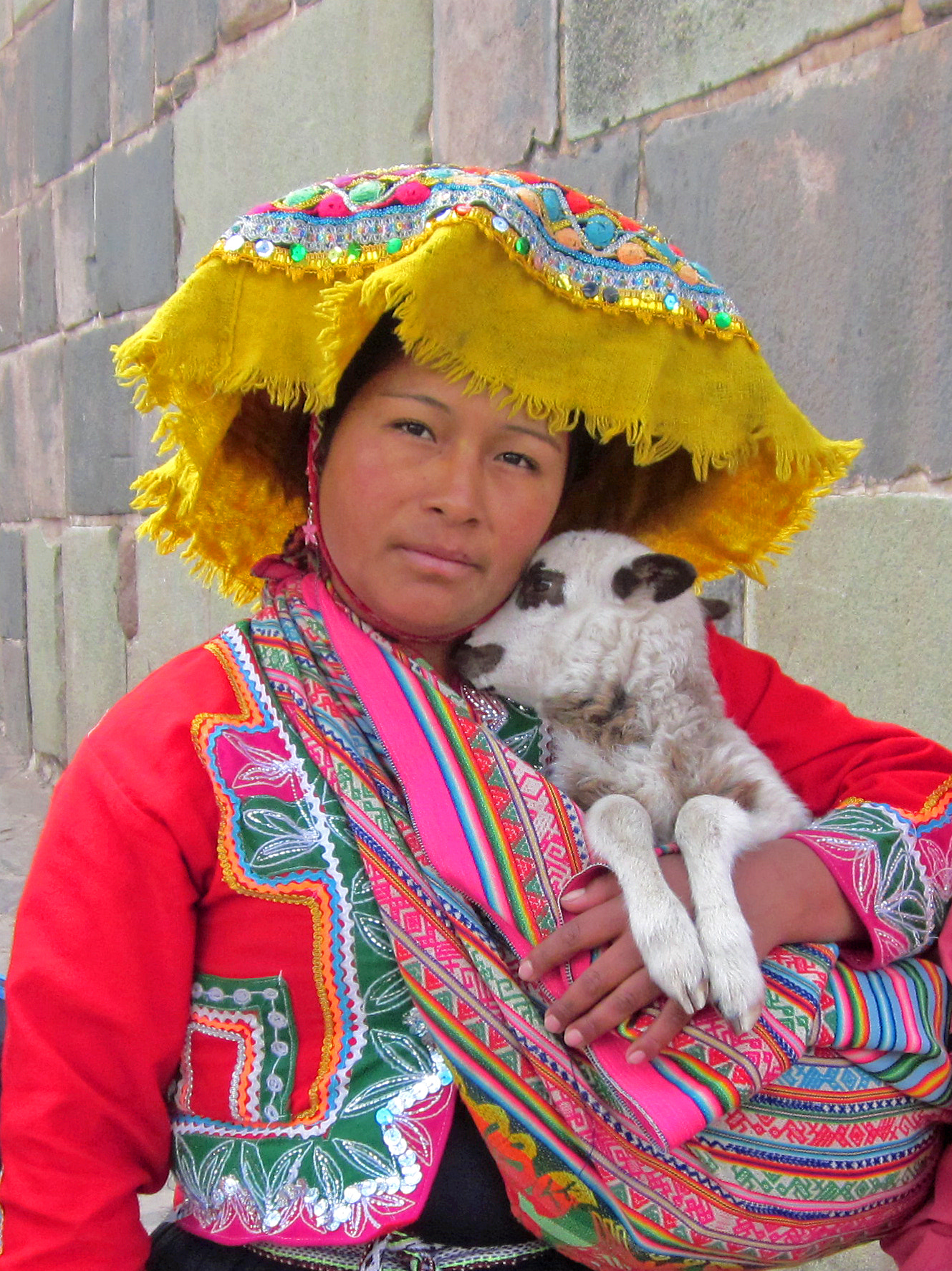 Canon PowerShot SD1300 IS (IXUS 105 / IXY 200F) sample photo. Charming peruvian photography