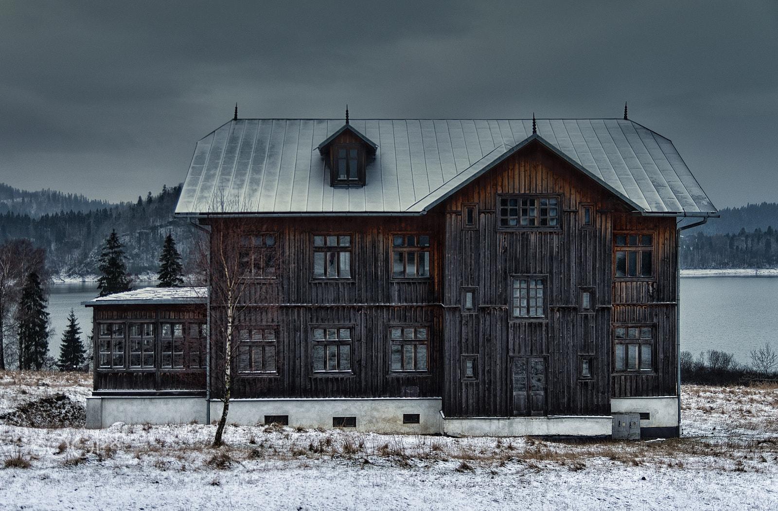 Pentax K-5 II sample photo. Abandoned house photography