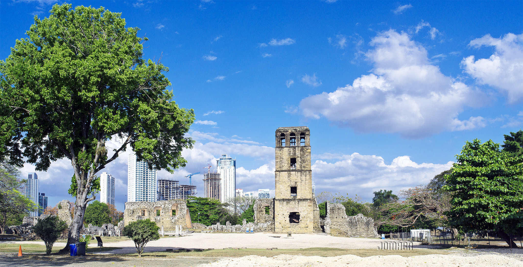 Pentax K-1 + Sigma 35mm F1.4 DG HSM Art sample photo. Panamá viejo photography