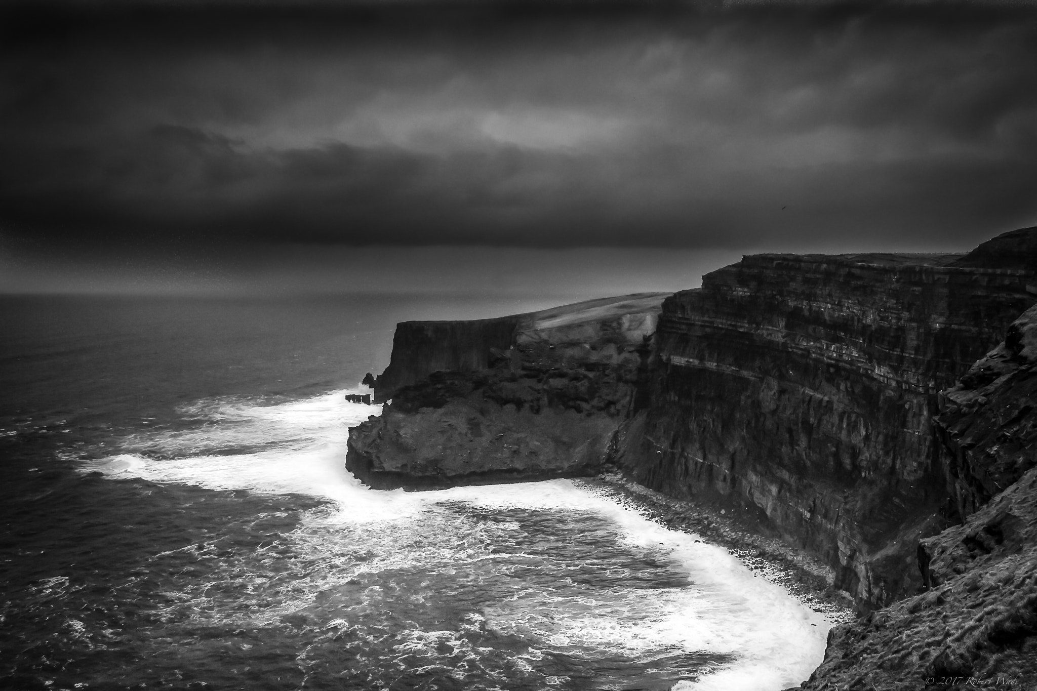 Canon EOS 1000D (EOS Digital Rebel XS / EOS Kiss F) sample photo. Cliffs of moher ( to the right! ). photography