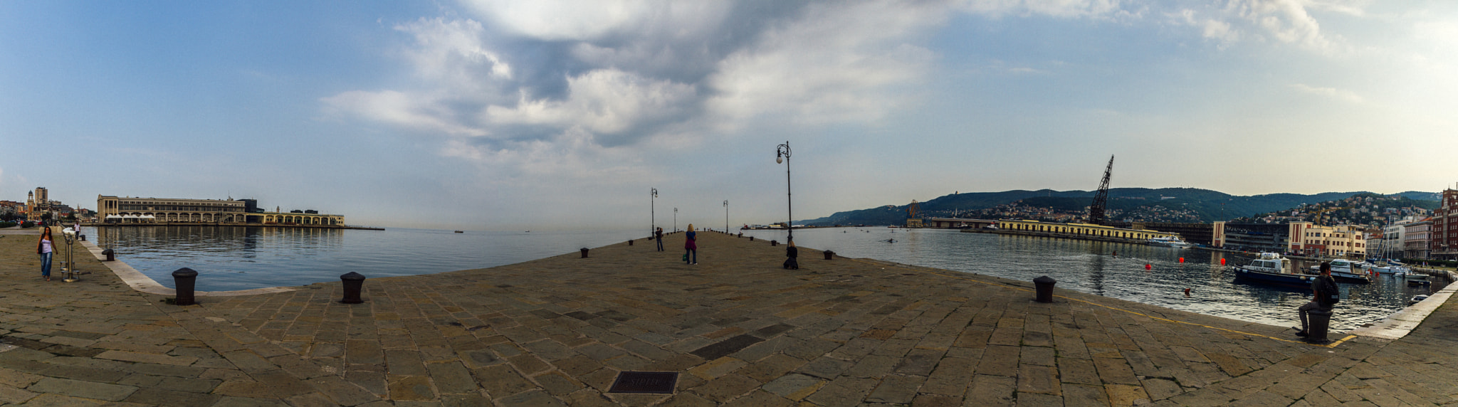 Canon EOS 7D + Sigma 17-70mm F2.8-4 DC Macro OS HSM | C sample photo. Panorama | trieste | italy photography