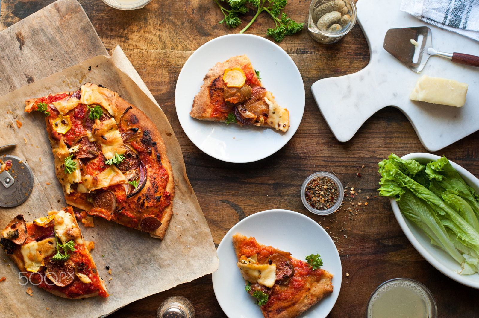 Nikon D90 sample photo. Figs and zucchini pizza photography