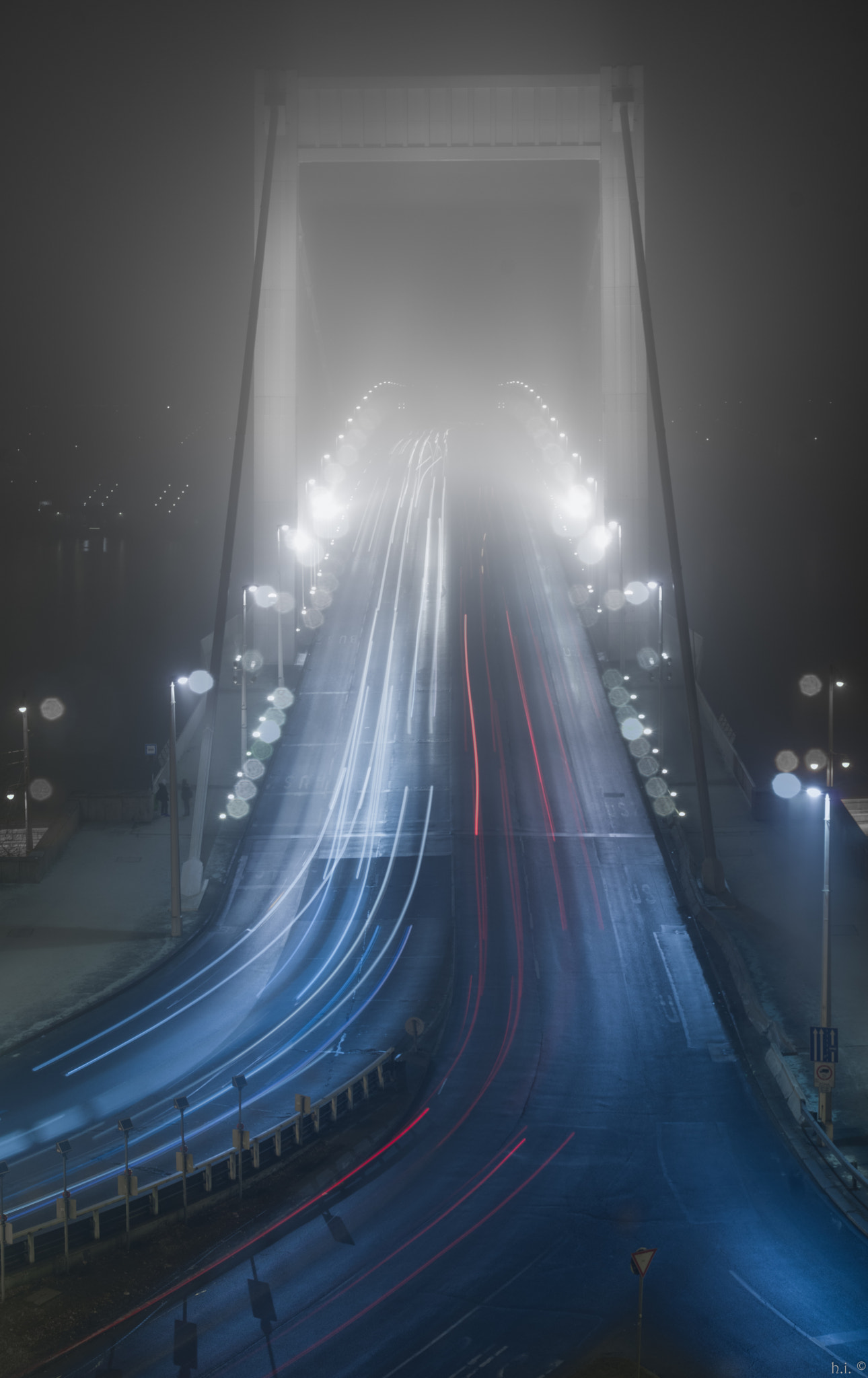Sigma AF 10-20mm F4-5.6 EX DC sample photo. Elizabeth bridge mist photography