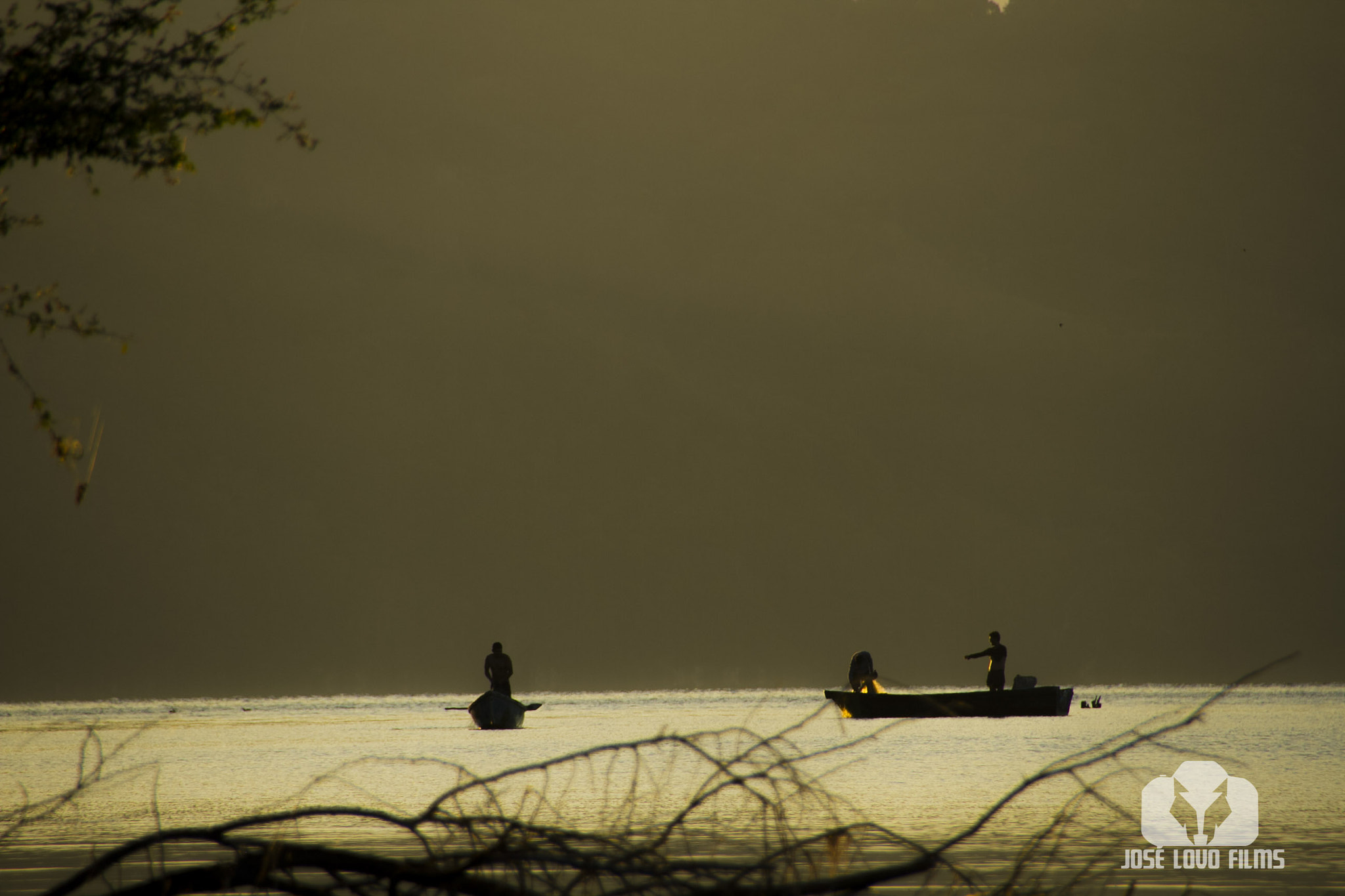 Sigma 18-250mm F3.5-6.3 DC OS HSM sample photo. Pescadores lago photography