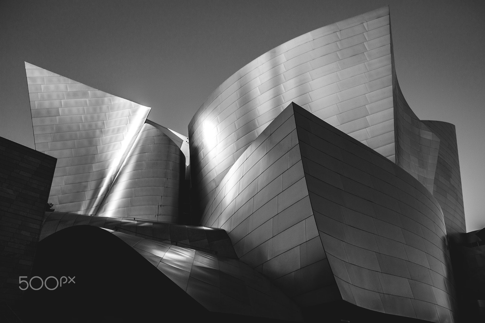 Canon EOS 6D + Canon EF 28mm F1.8 USM sample photo. Walt disney concert hall photography
