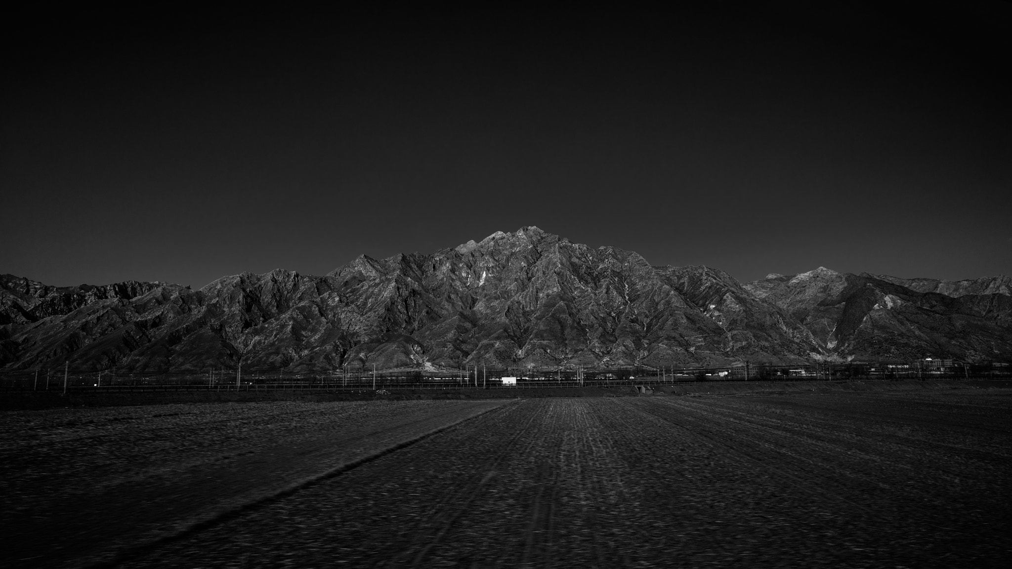 Canon EOS 5DS + Sigma 24-70mm F2.8 EX DG Macro sample photo. Mountain photography