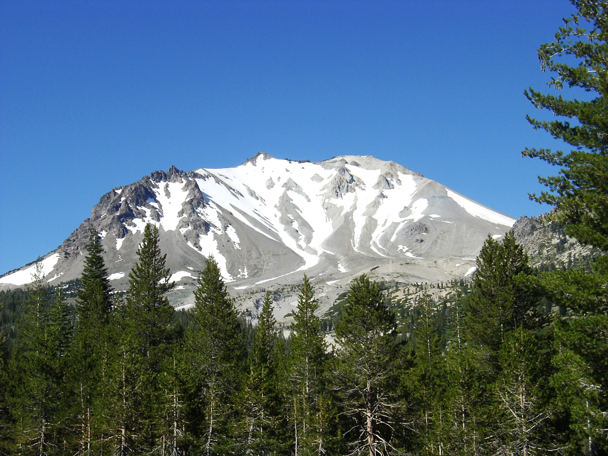 Fujifilm FinePix F480 sample photo. Lassen national park photography