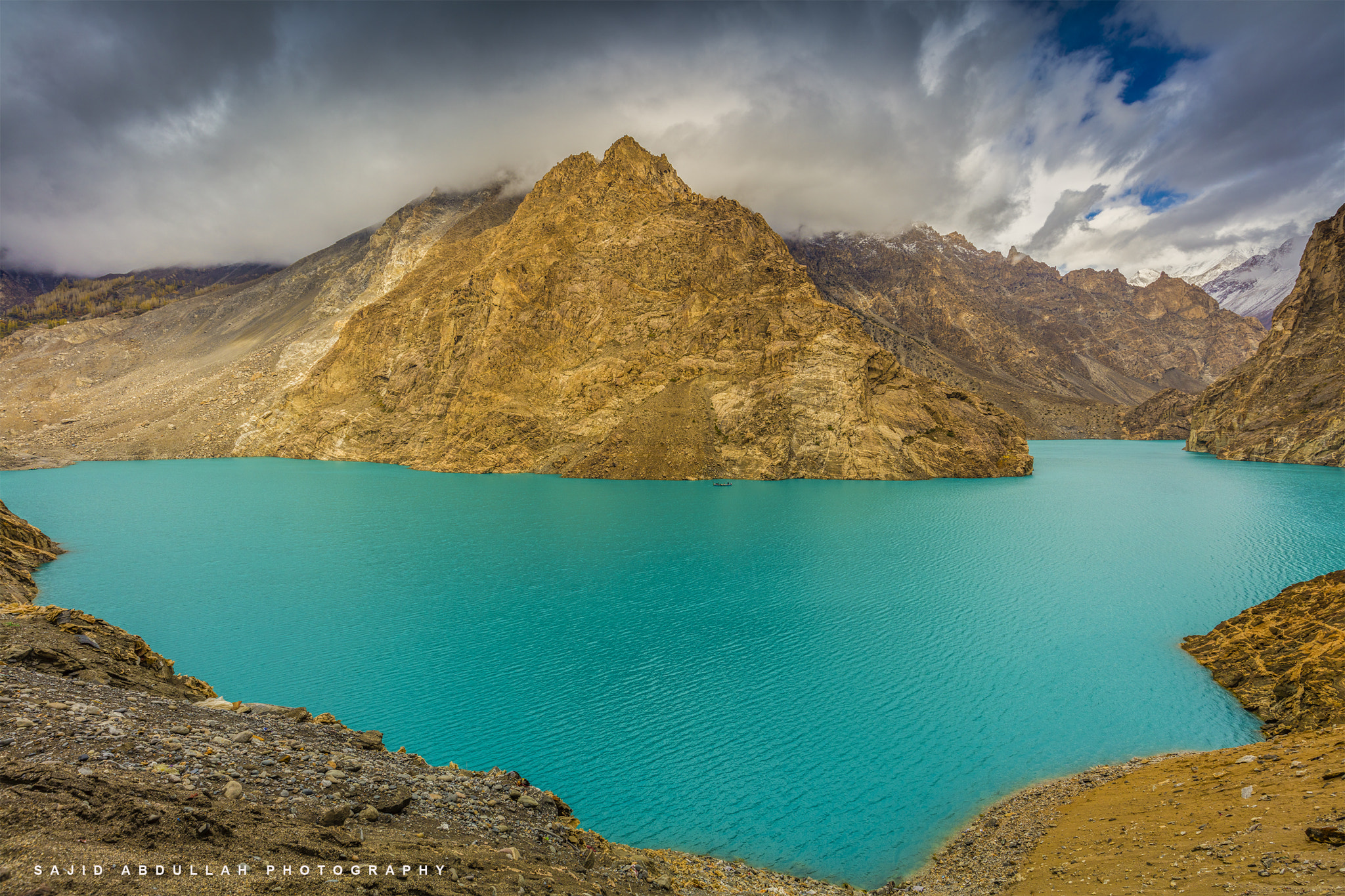 Canon EOS 5DS + Canon EF 16-35mm F4L IS USM sample photo. Atta abad lake! photography