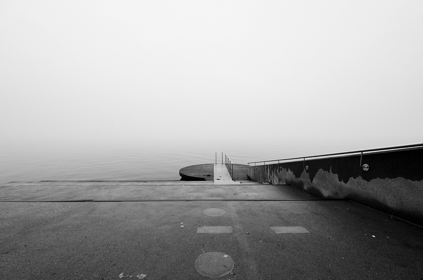 Olympus OM-D E-M1 + Olympus M.Zuiko Digital ED 7-14mm F2.8 PRO sample photo. Misty sea photography