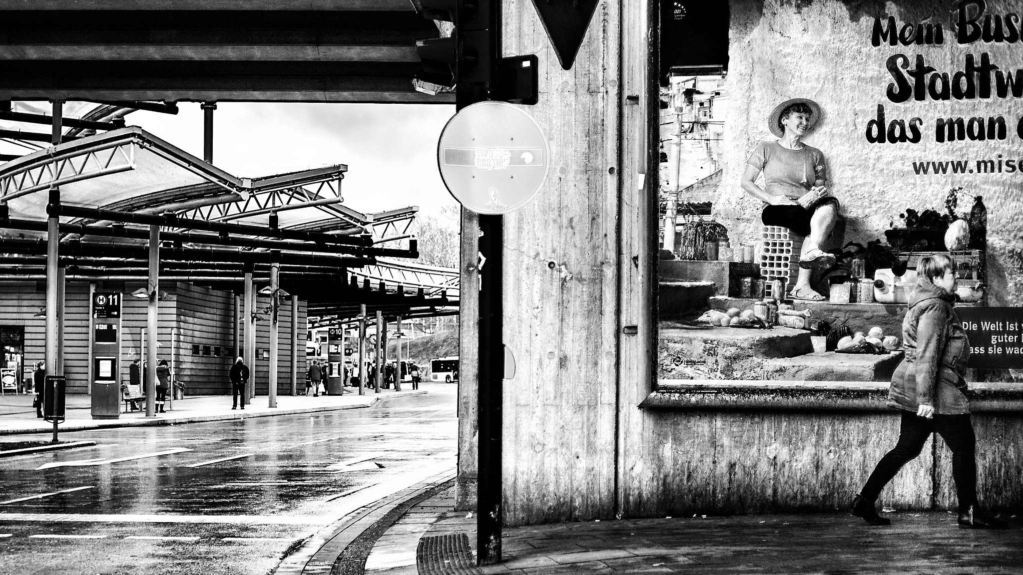 Nikon D600 + Nikon AF Nikkor 35mm F2D sample photo. Leaving town photography