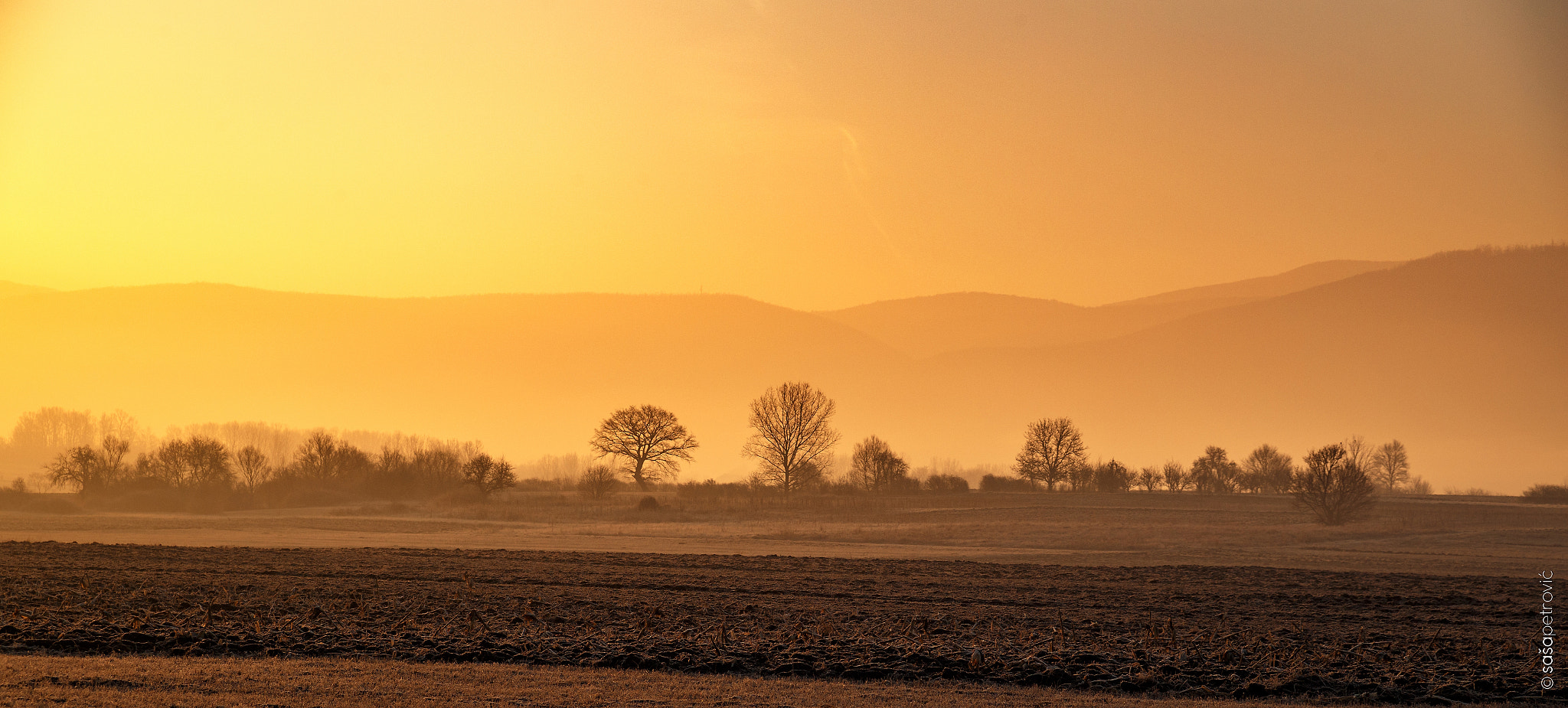 Canon EF 28-105mm f/3.5-4.5 USM sample photo. Morning photography