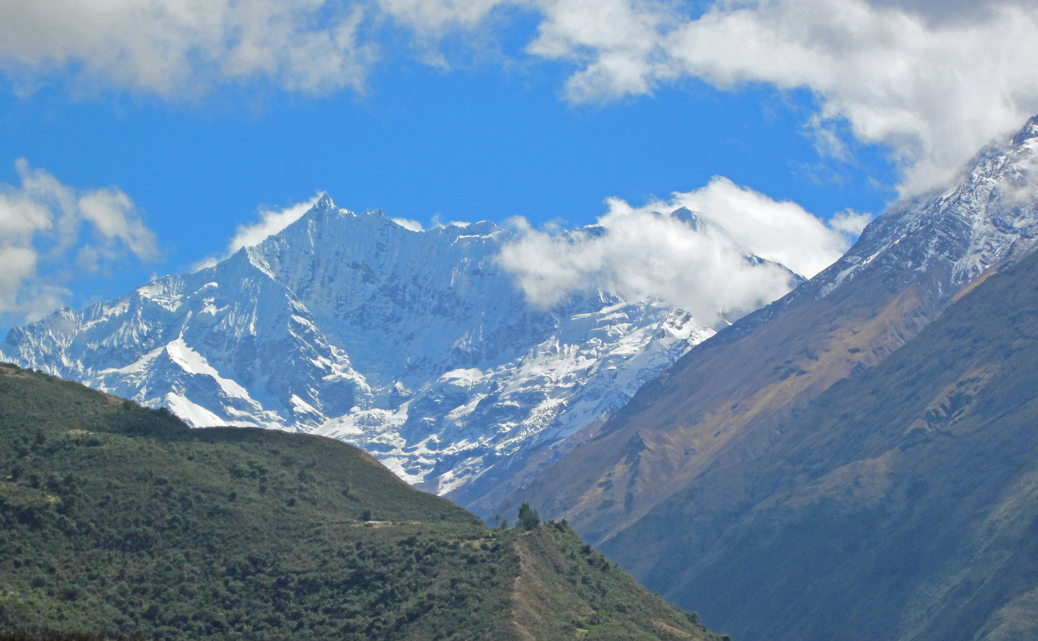 Canon PowerShot SD1300 IS (IXUS 105 / IXY 200F) sample photo. Mount salkantay photography