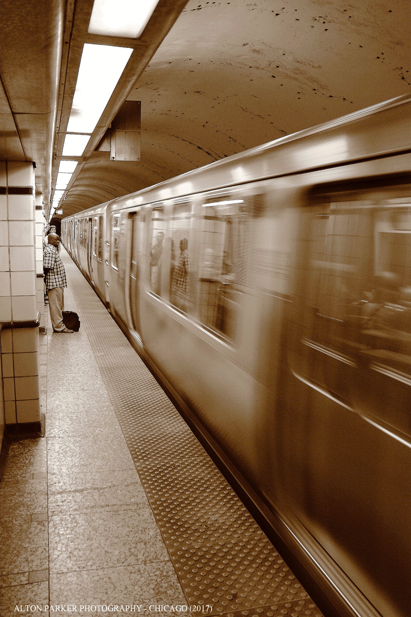 Canon EF-S 18-55mm F3.5-5.6 IS sample photo. "sunday morning platform" photography