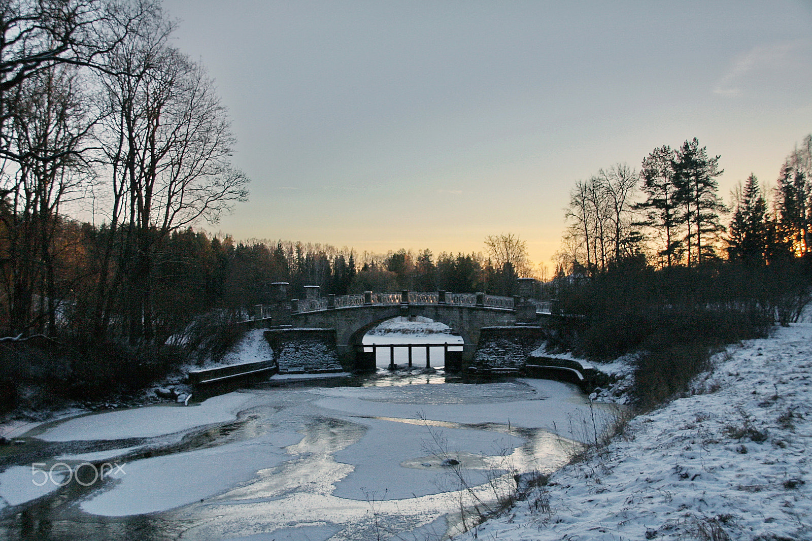 Canon EOS 1000D (EOS Digital Rebel XS / EOS Kiss F) sample photo. The visconti bridge photography