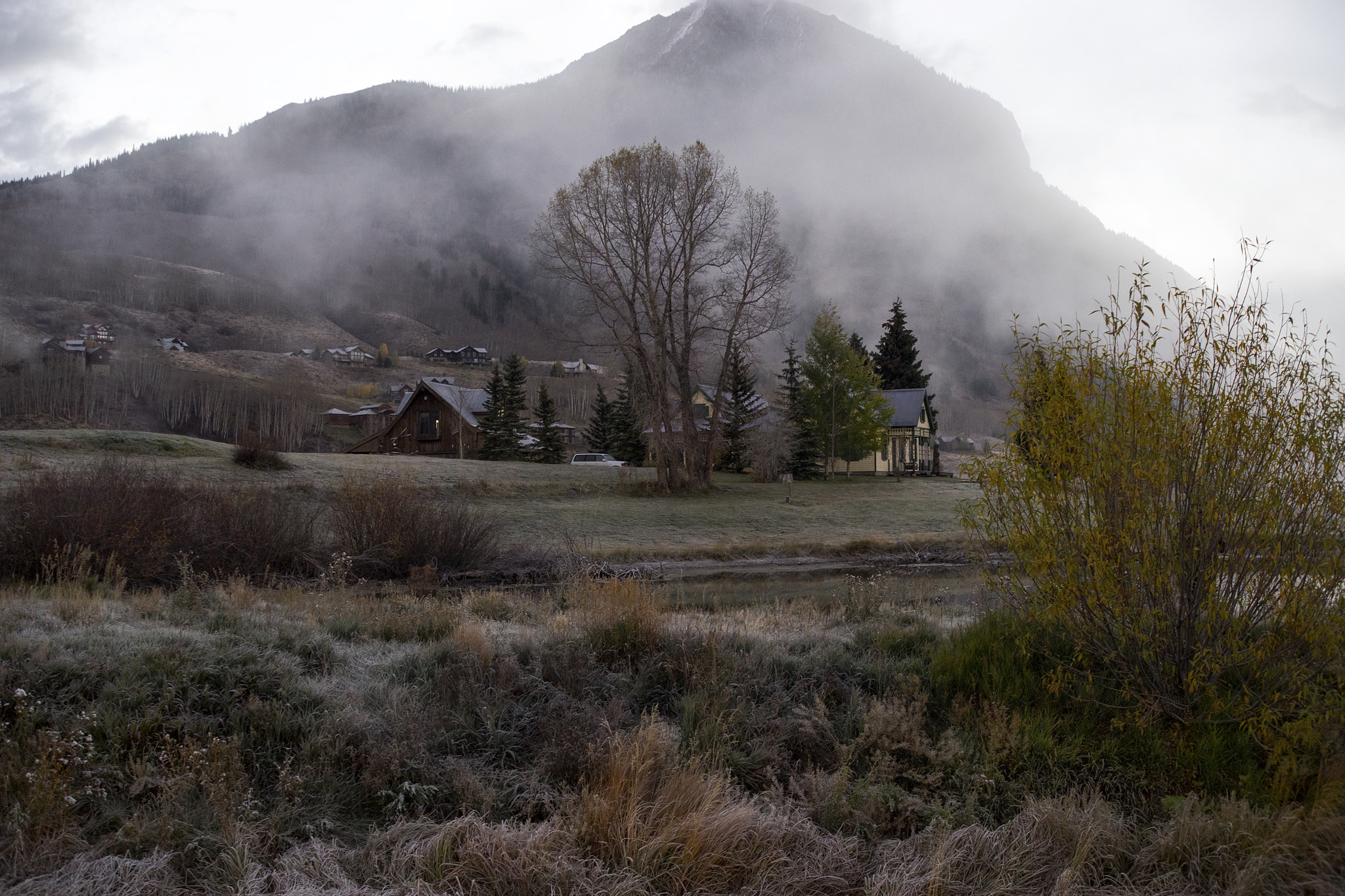 Sony a7 + 35-70mm F4 sample photo. The cold morning photography