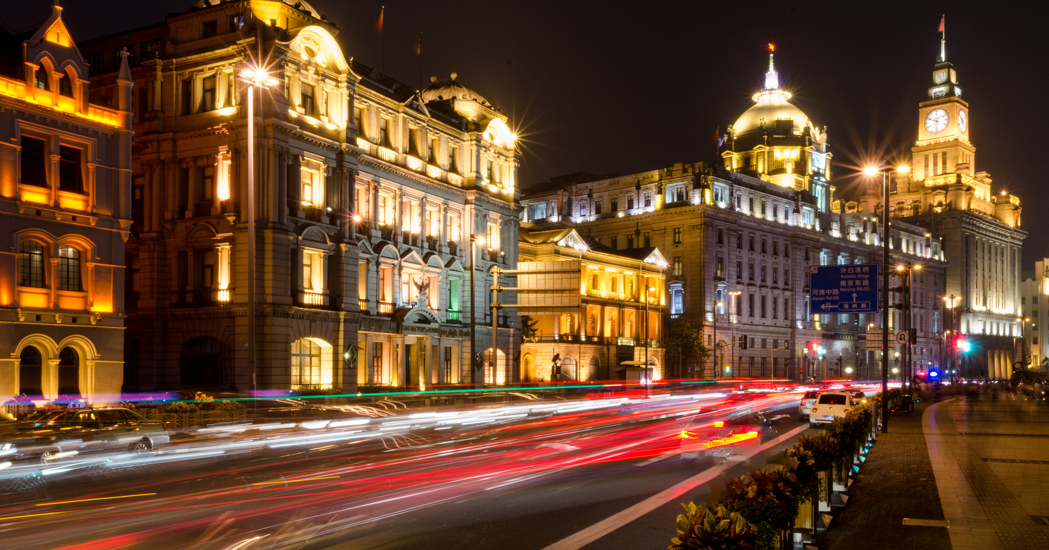 Nikon D7000 + Sigma 10-20mm F3.5 EX DC HSM sample photo. Floating lights on the bund photography