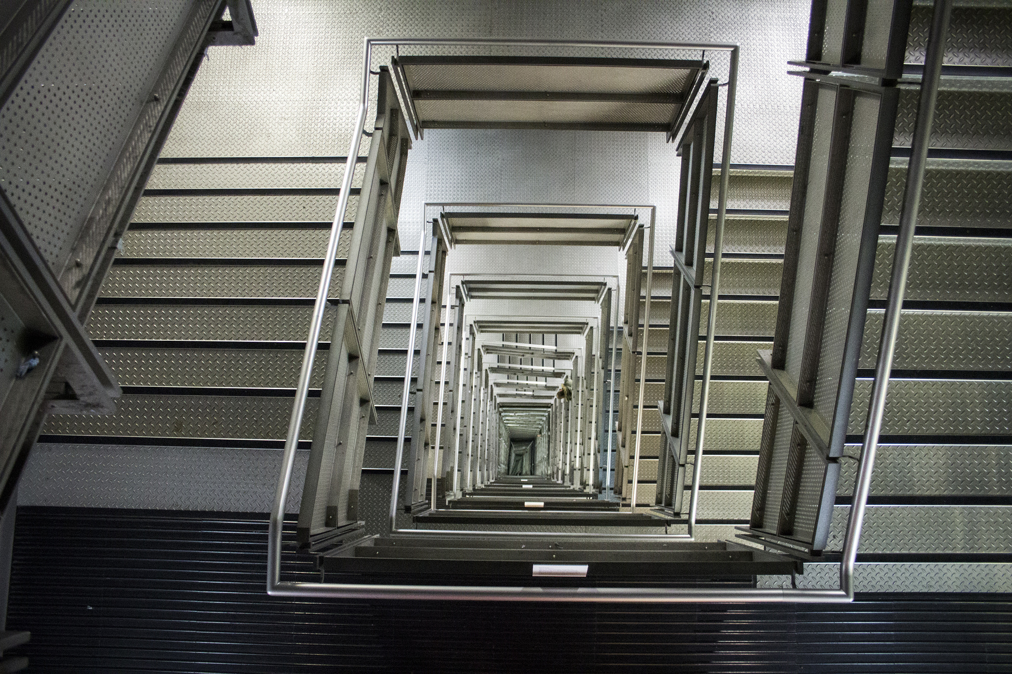 Canon EF-S 18-55mm F3.5-5.6 II sample photo. Infinite staircase photography