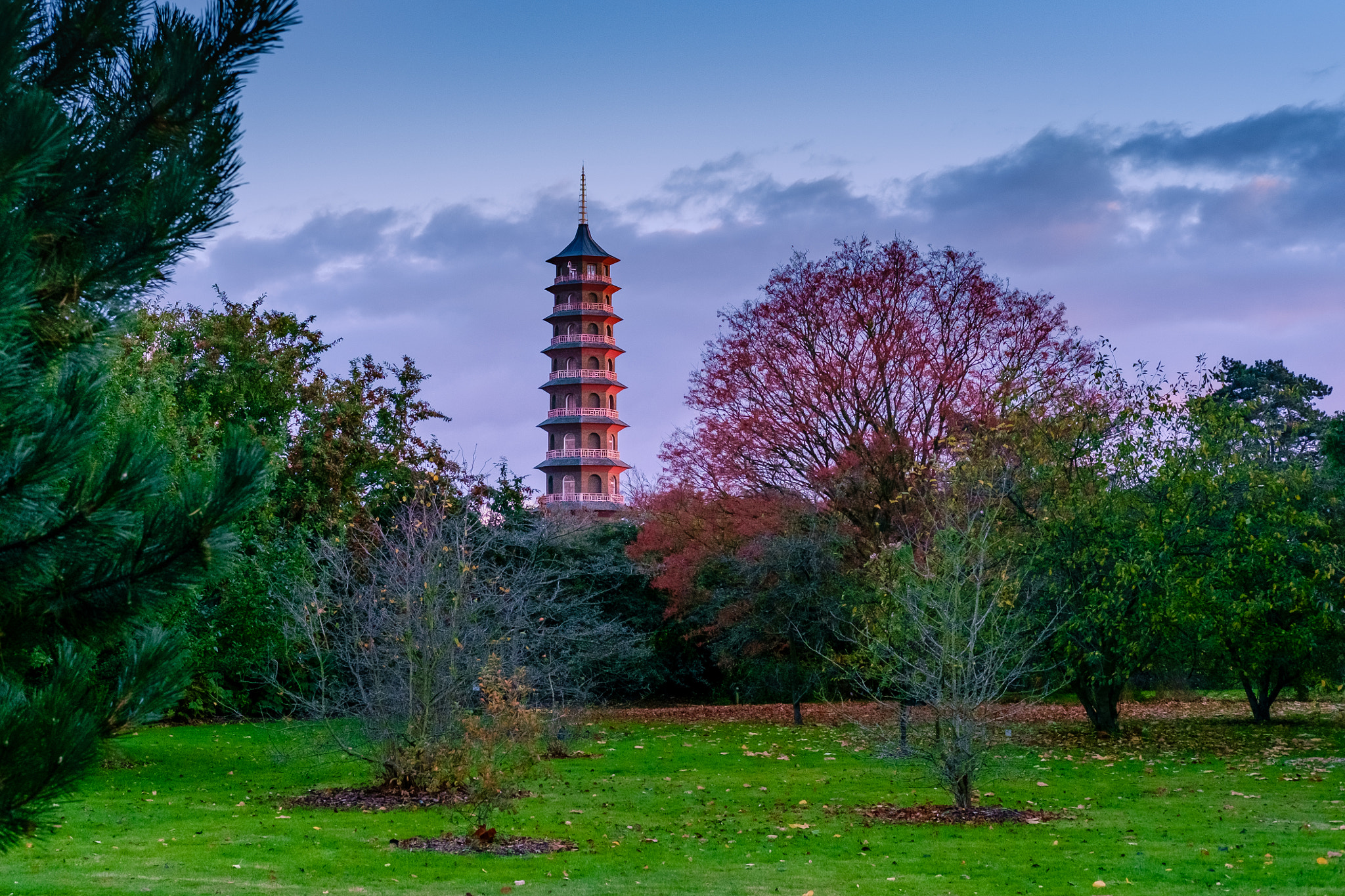 Fujifilm X-Pro1 + Fujifilm XF 35mm F2 R WR sample photo. Pagoda, kew gardens photography