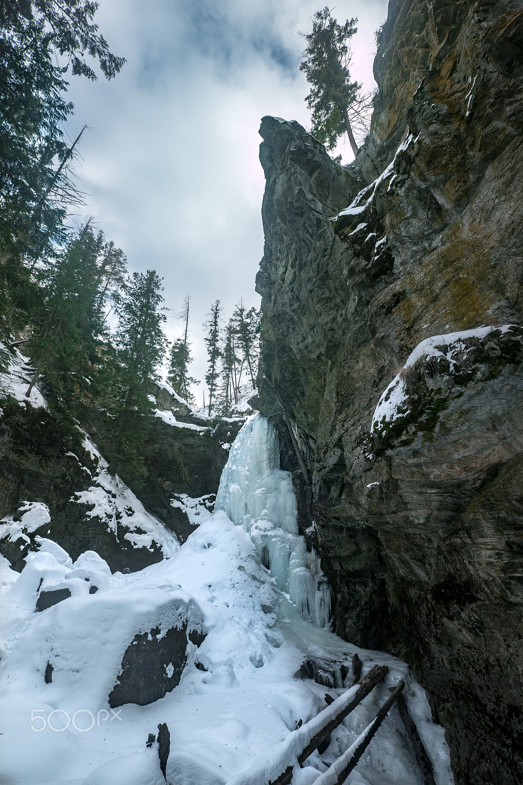 Panasonic Lumix DMC-GH4 + Panasonic Lumix G Vario 7-14mm F4 ASPH sample photo. Crawford upper ice photography